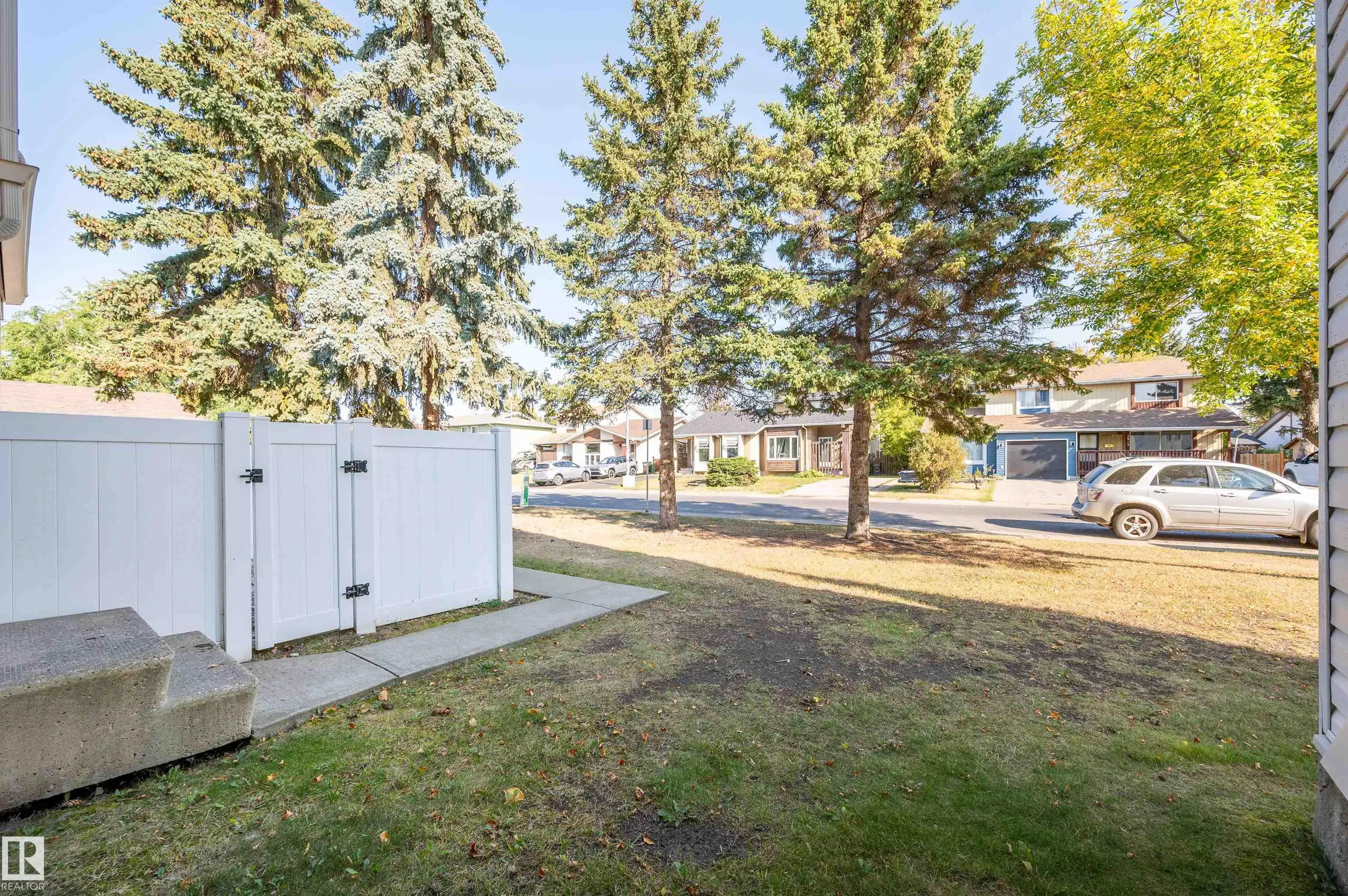 60 WOODVALE Village