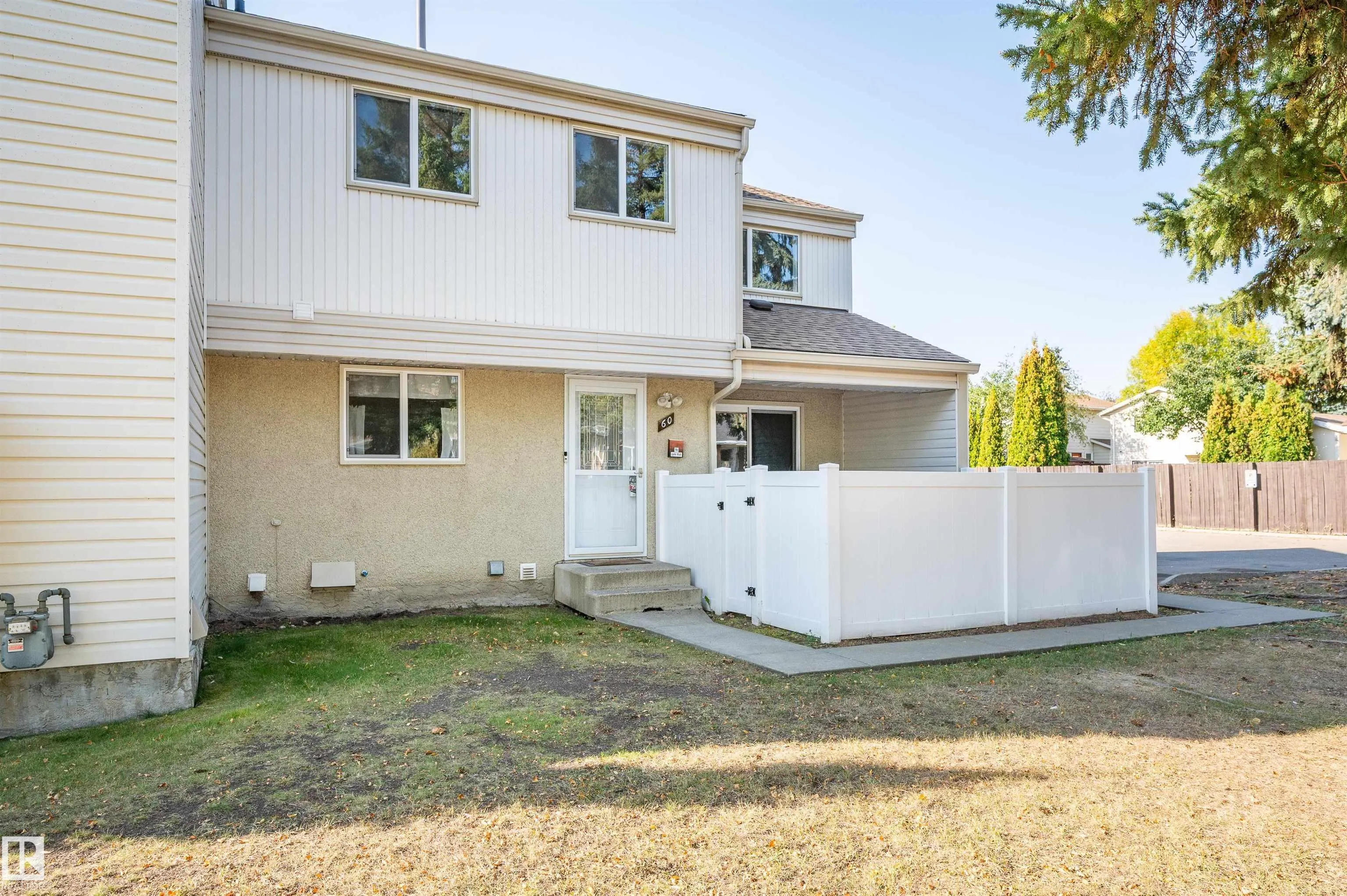 60 WOODVALE Village