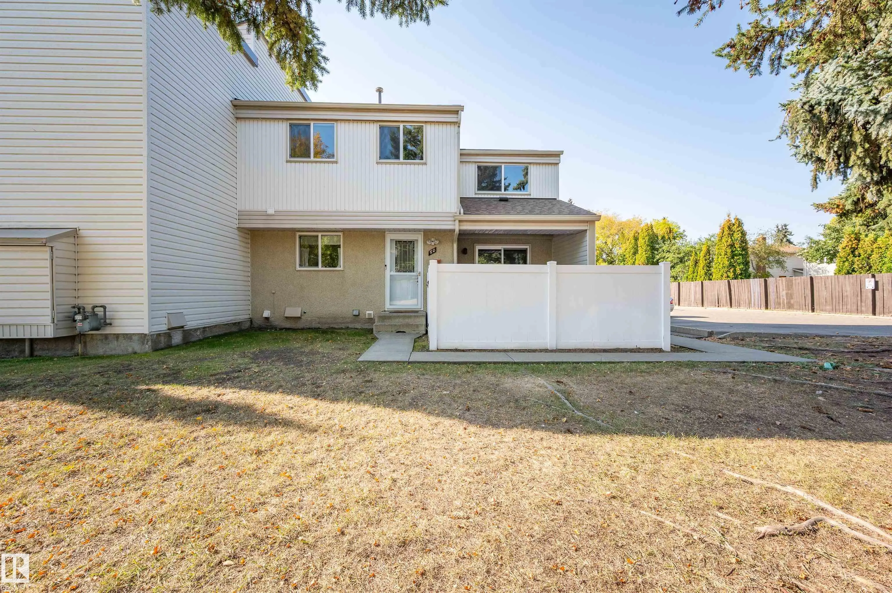 60 WOODVALE Village