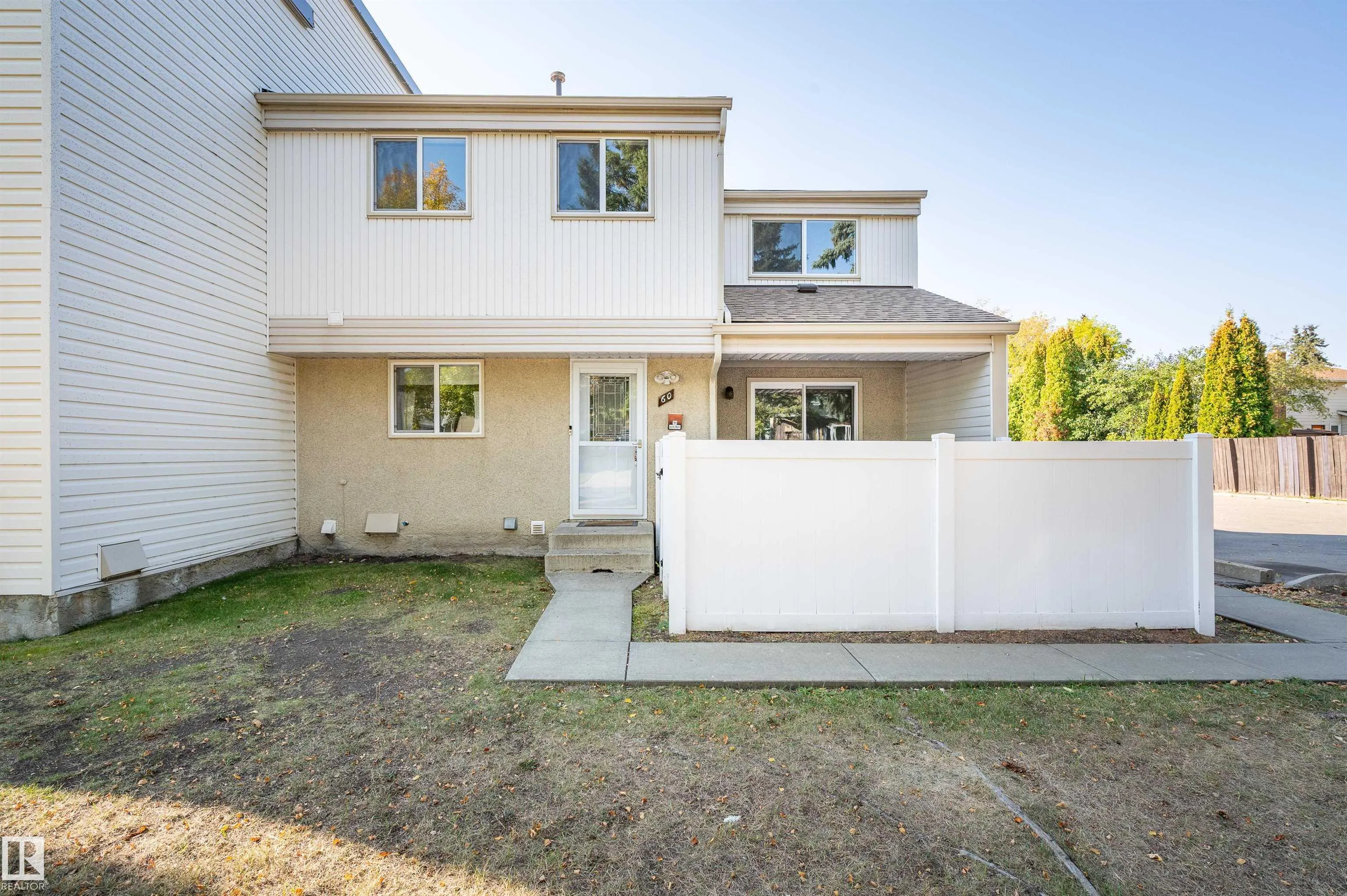 60 WOODVALE Village