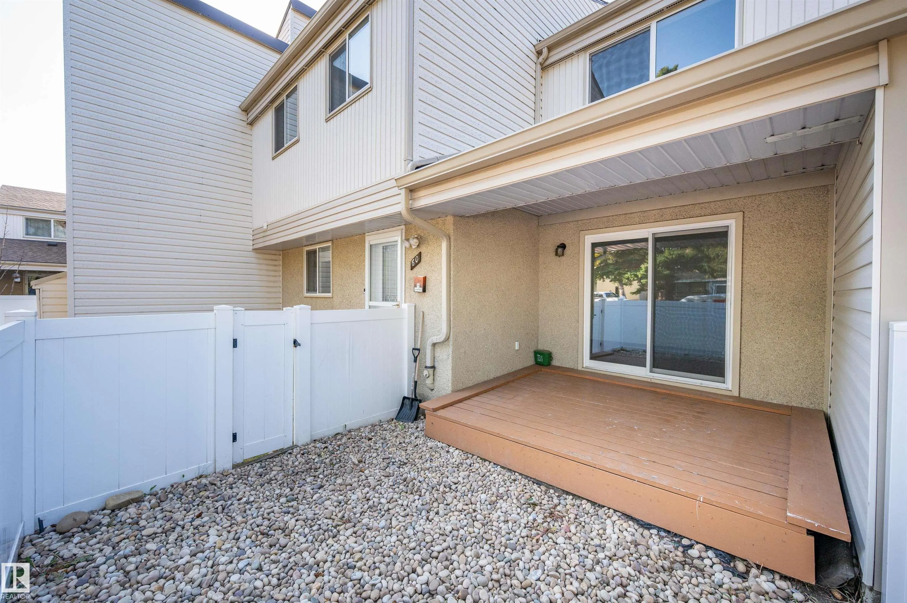 60 WOODVALE Village