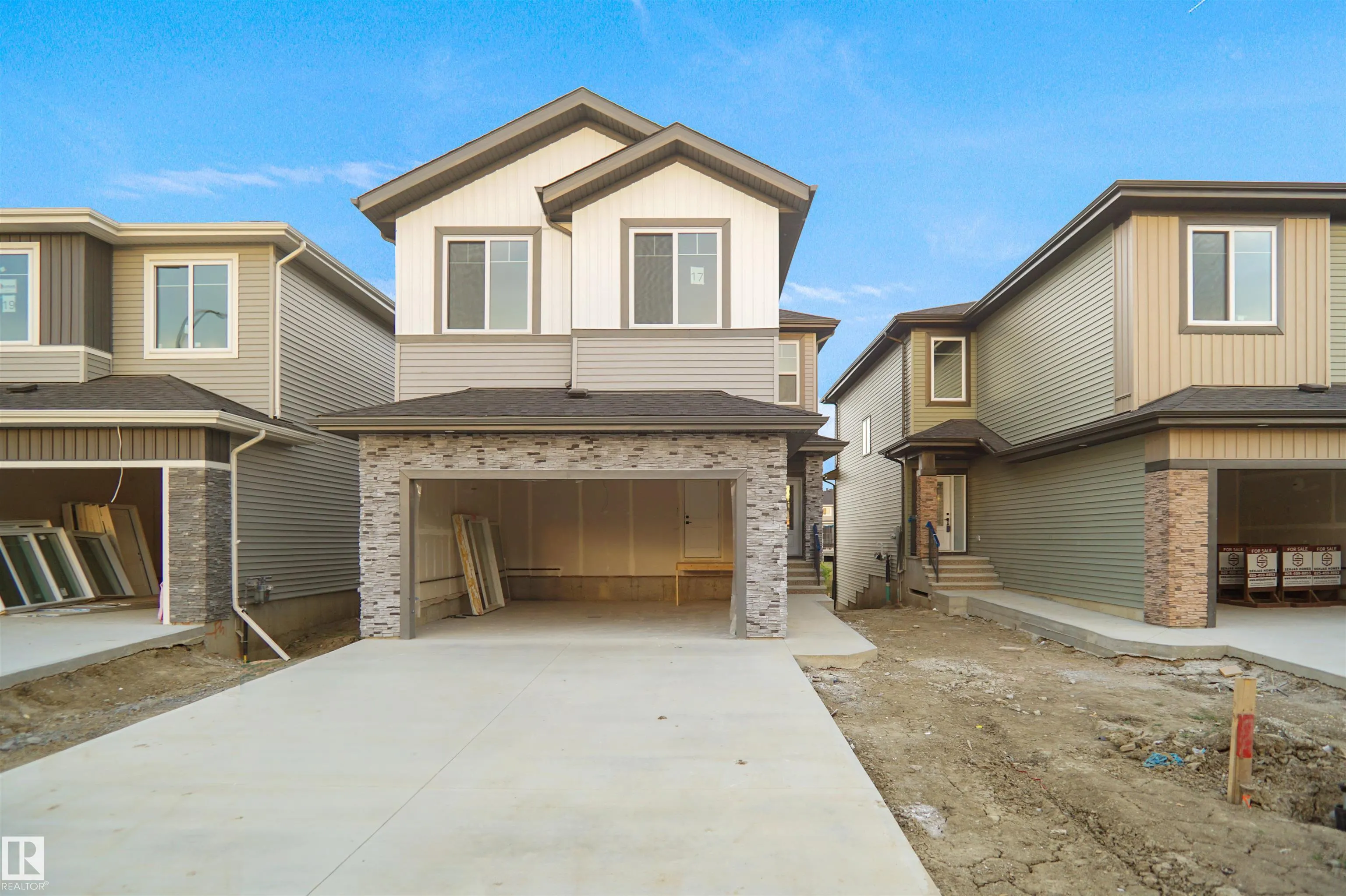 17 AXELWOOD CRESCENT
