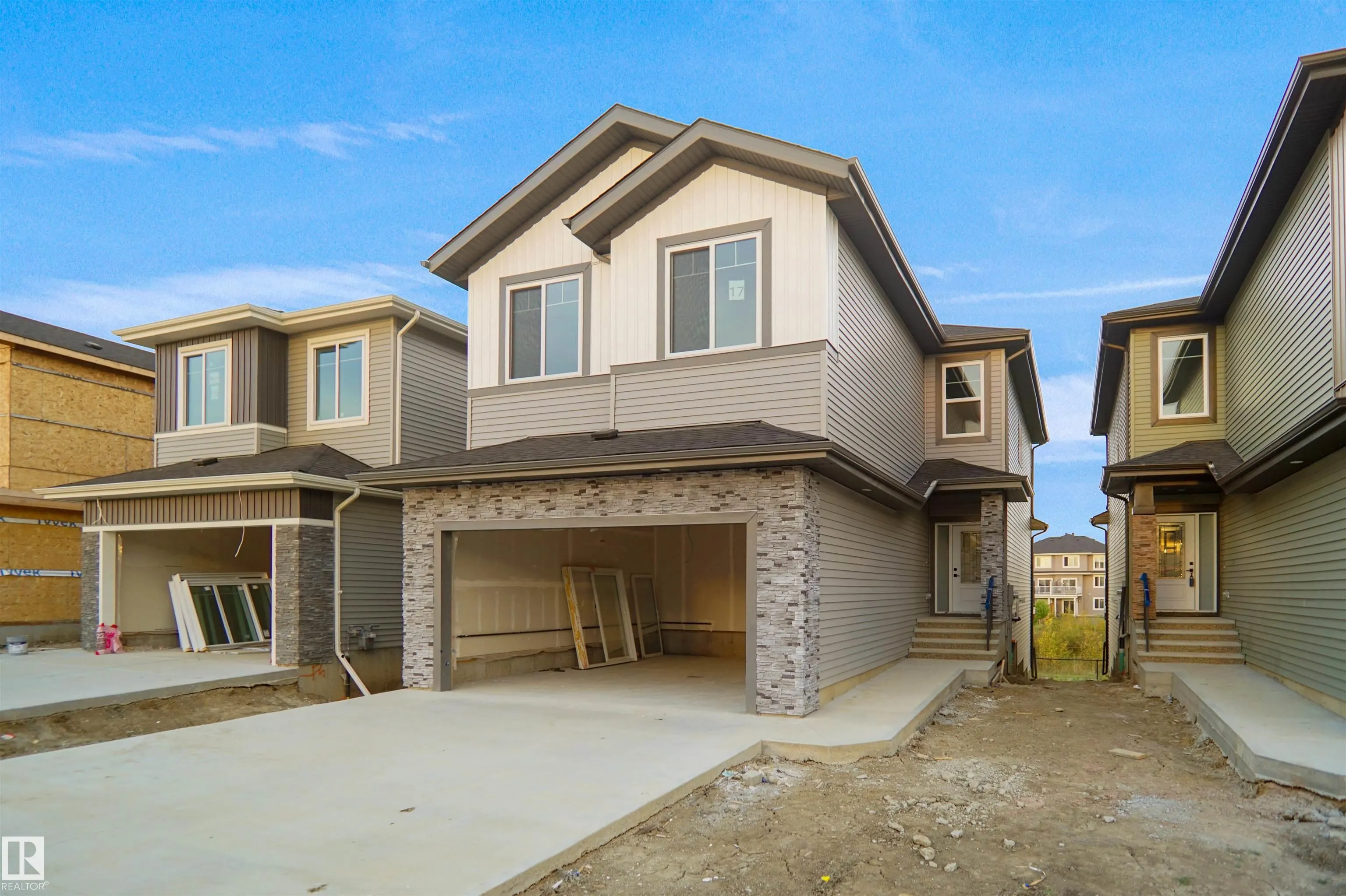 17 AXELWOOD CRESCENT