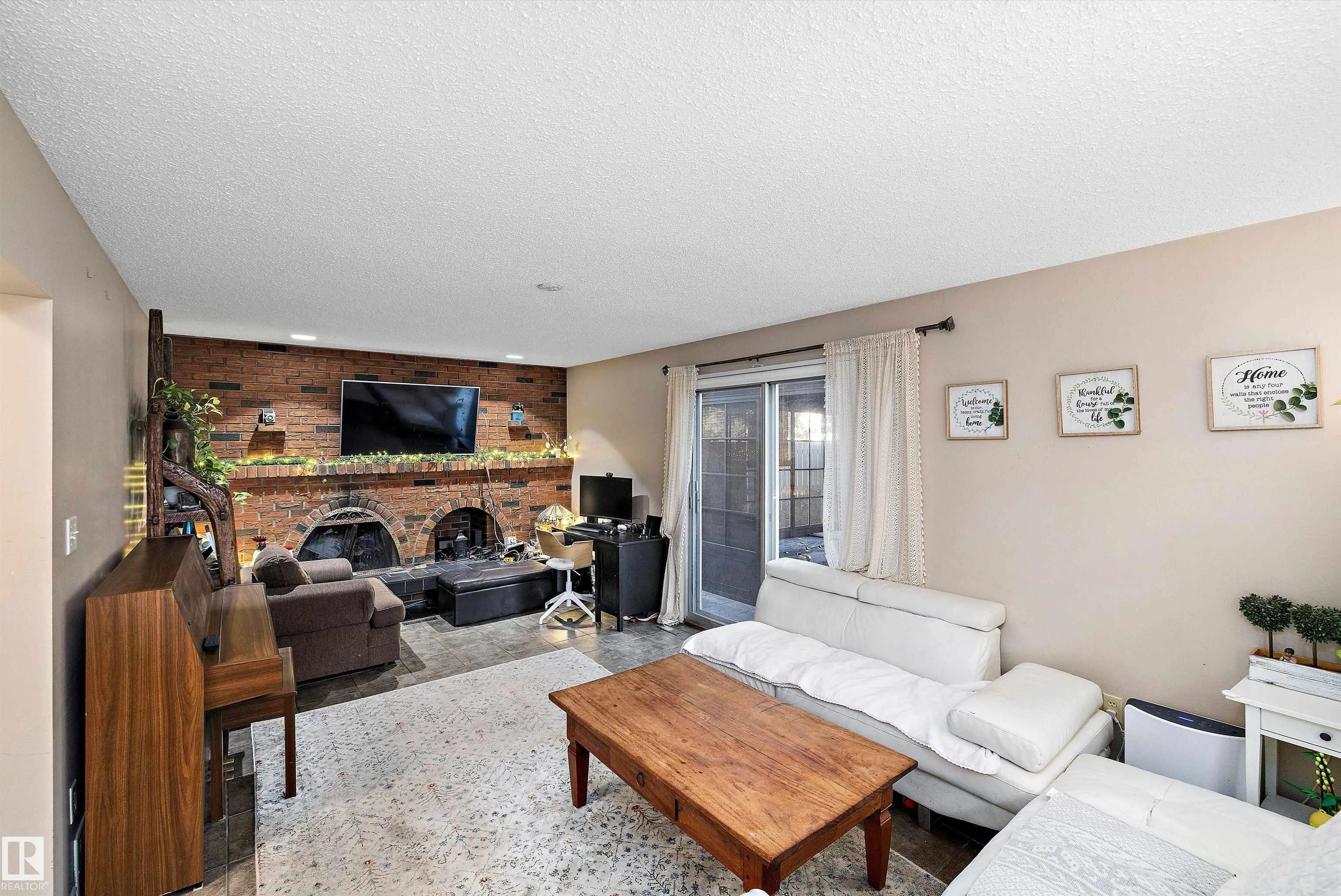 1456 KNOTTWOOD Road