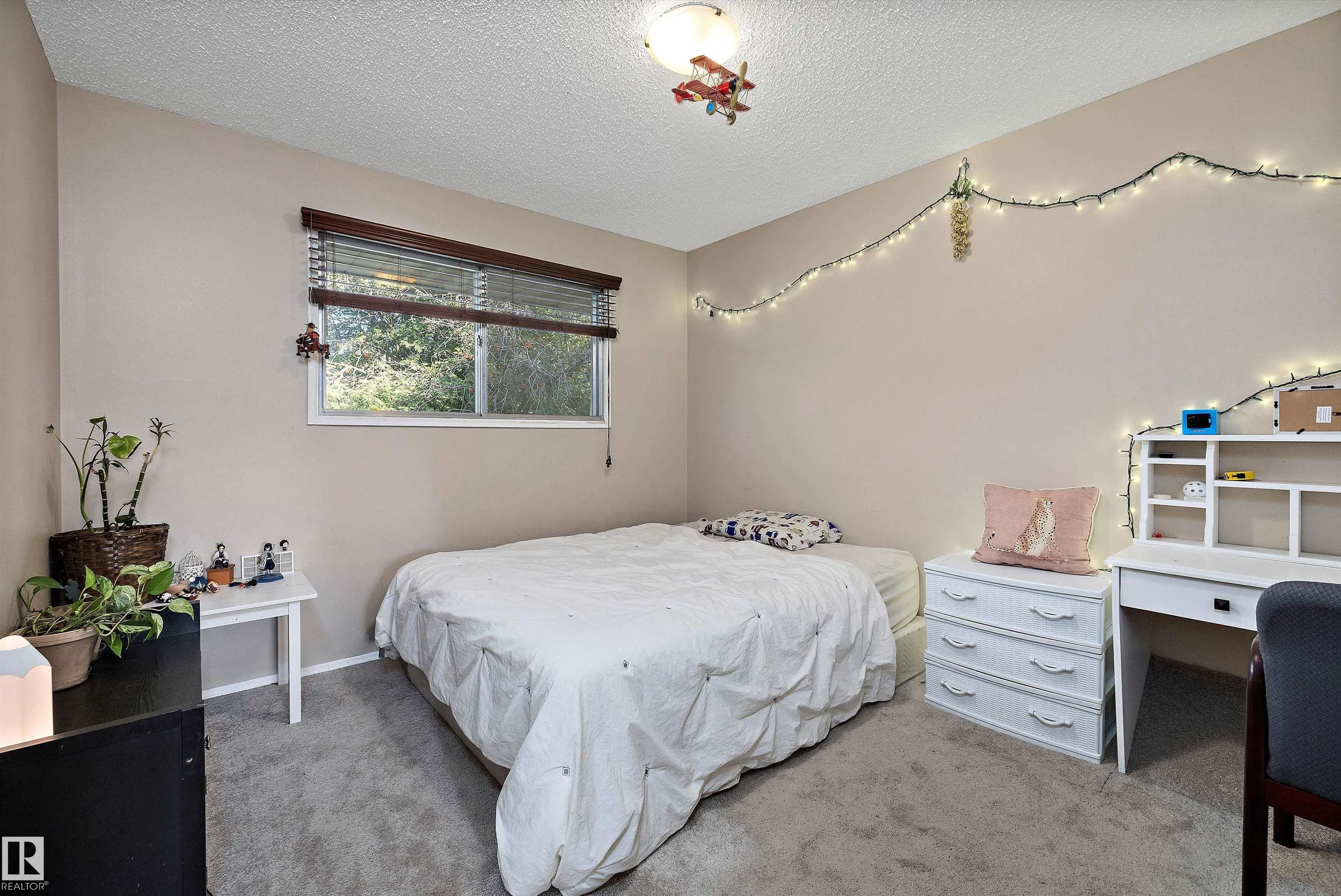 1456 KNOTTWOOD Road