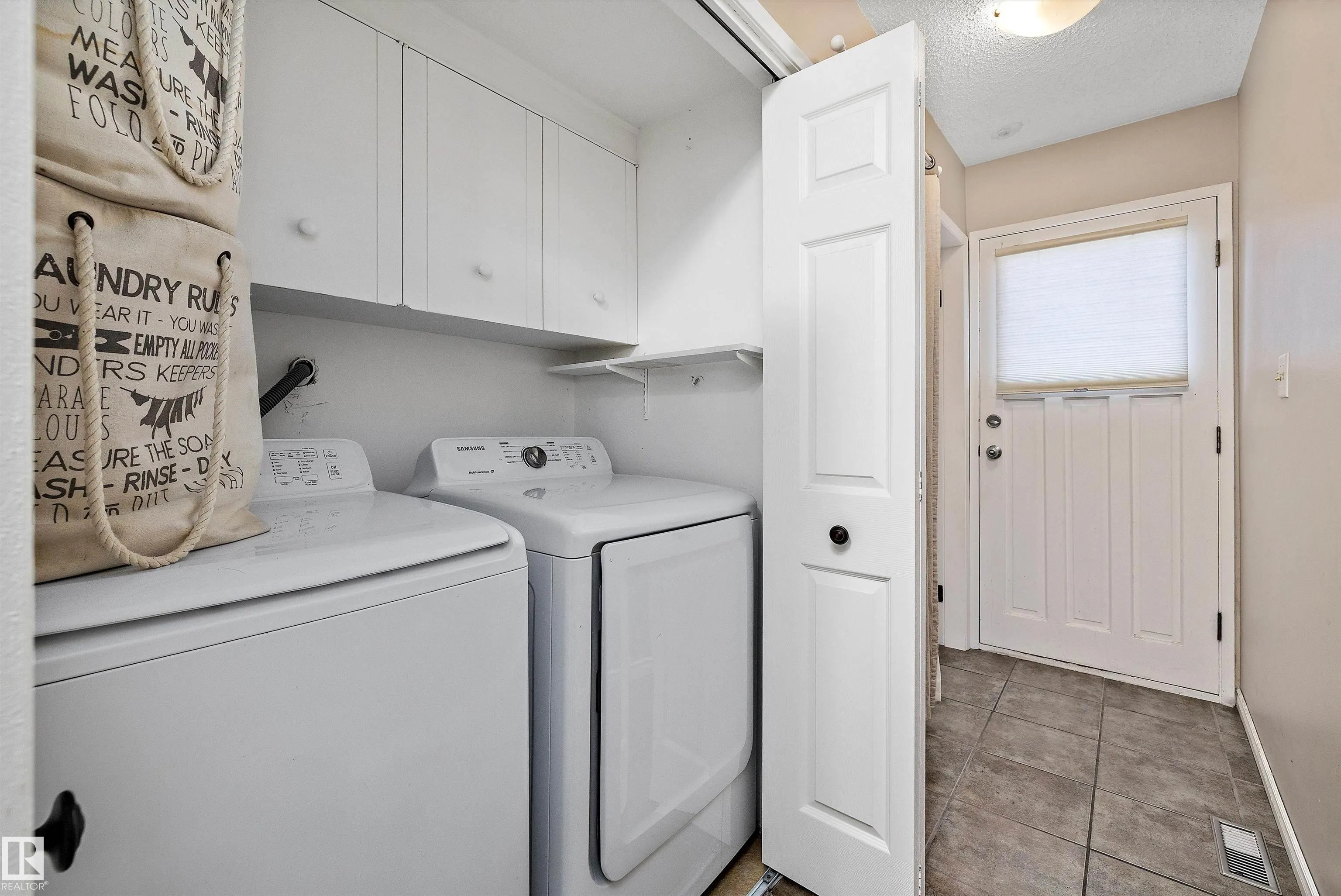 1456 KNOTTWOOD Road
