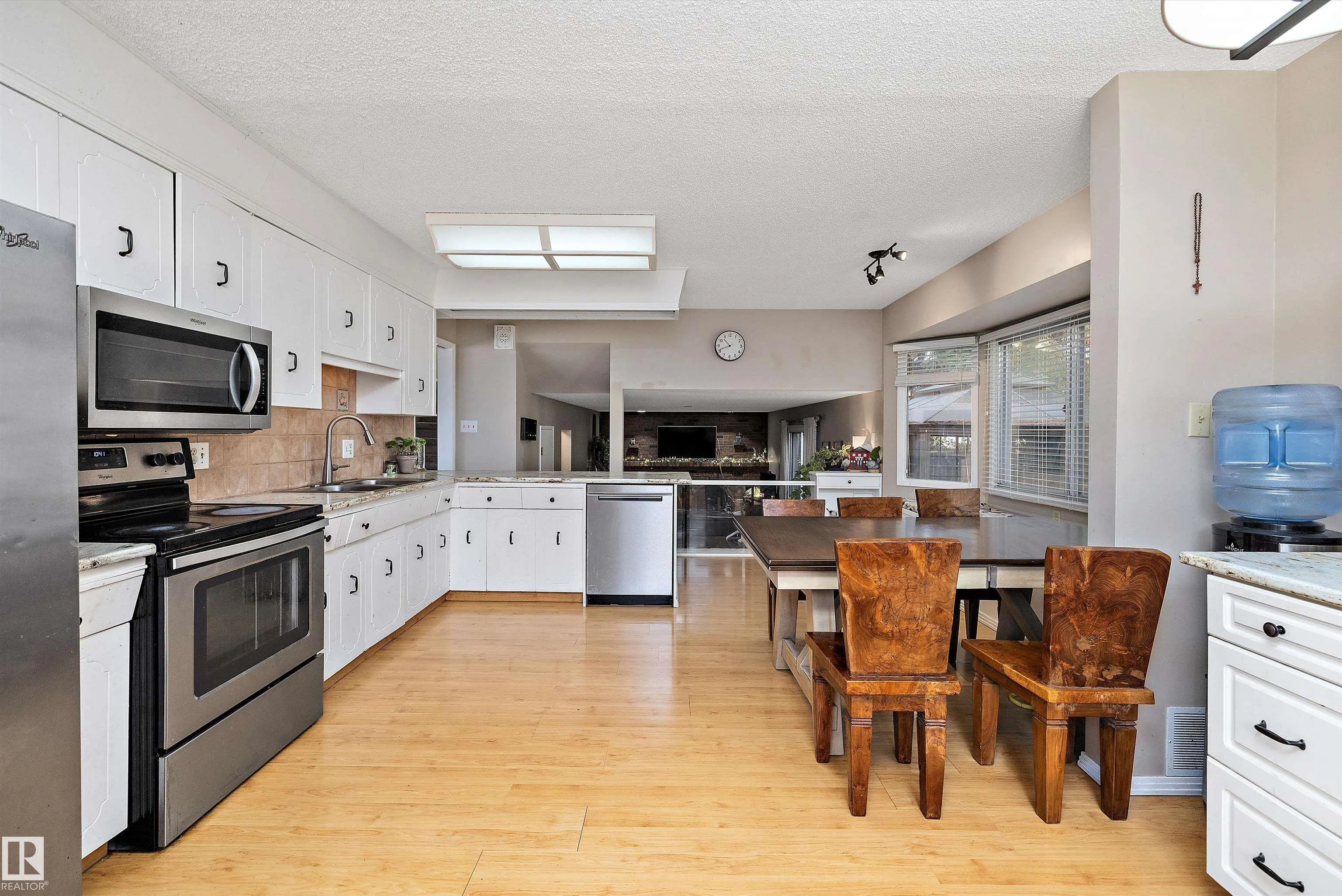 1456 KNOTTWOOD Road