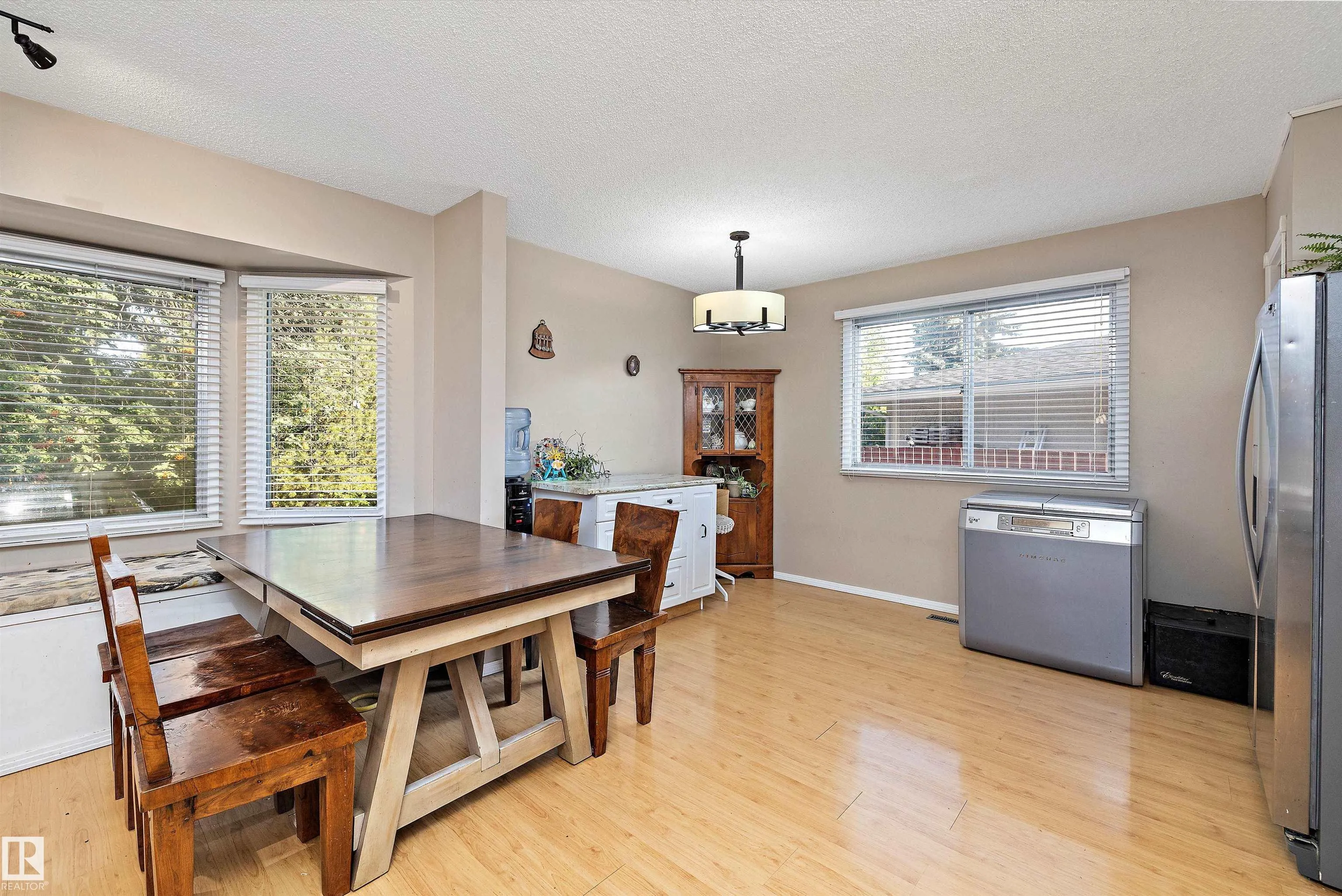 1456 KNOTTWOOD Road