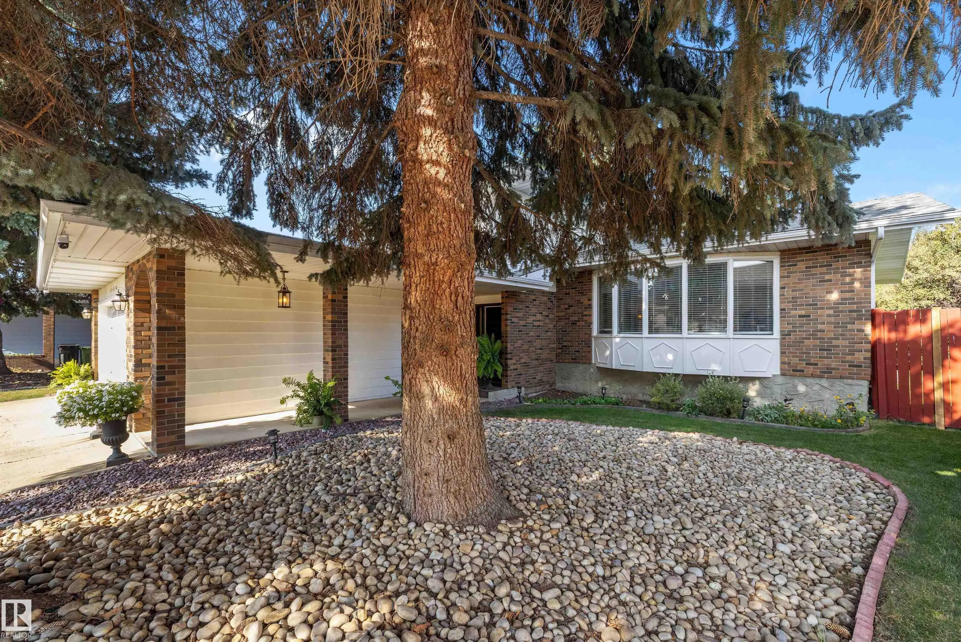 1456 KNOTTWOOD Road