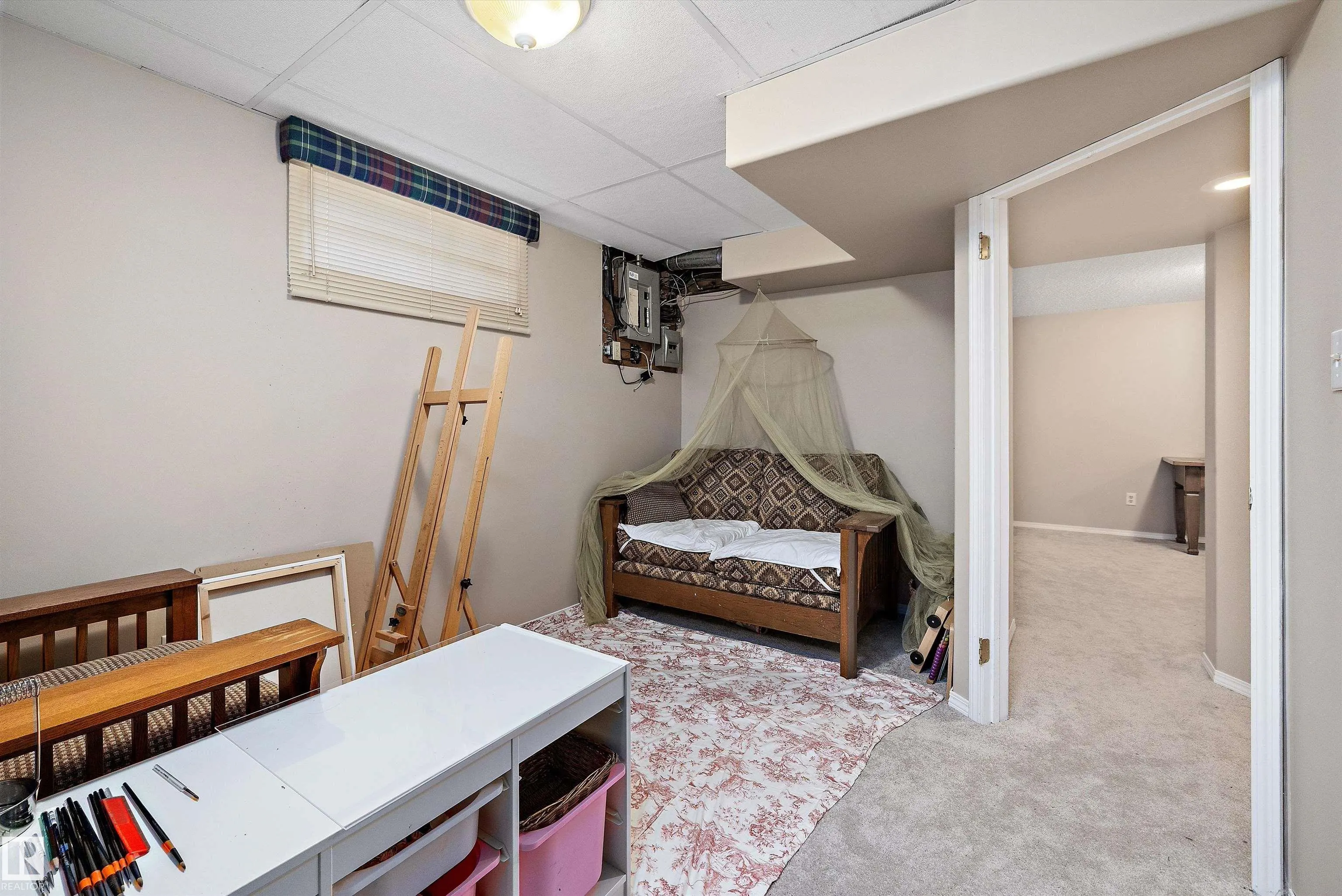 1456 KNOTTWOOD Road