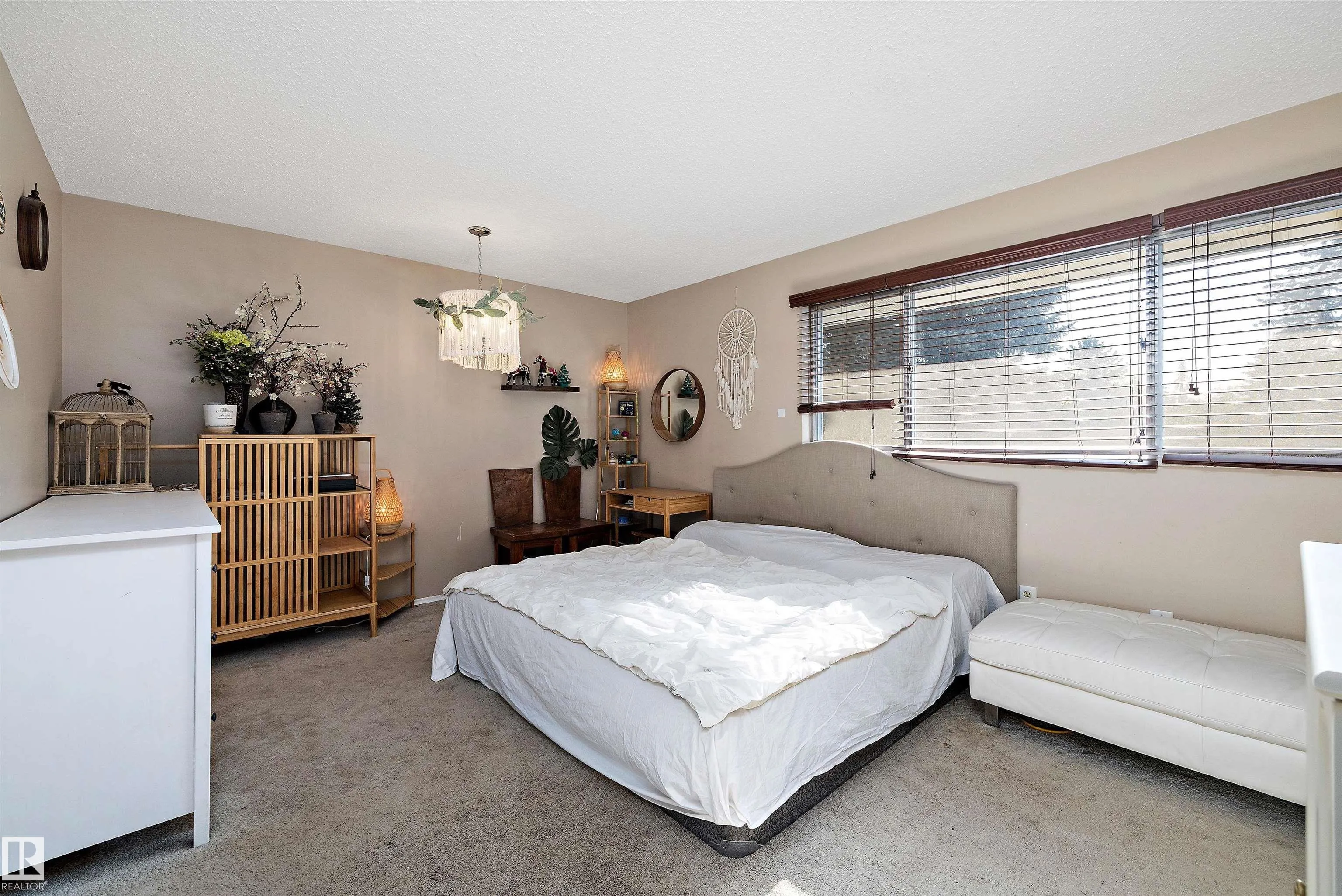 1456 KNOTTWOOD Road