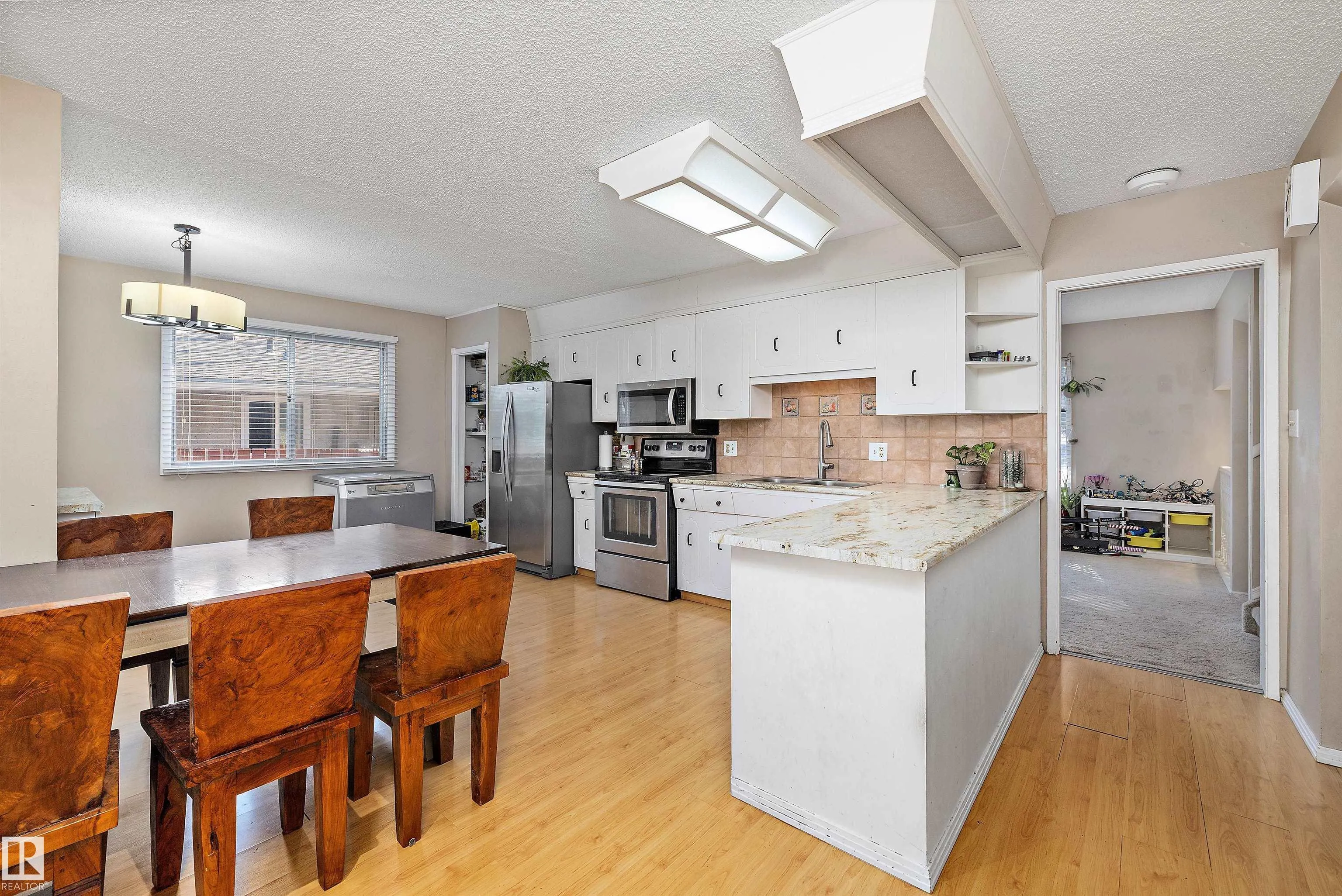 1456 KNOTTWOOD Road