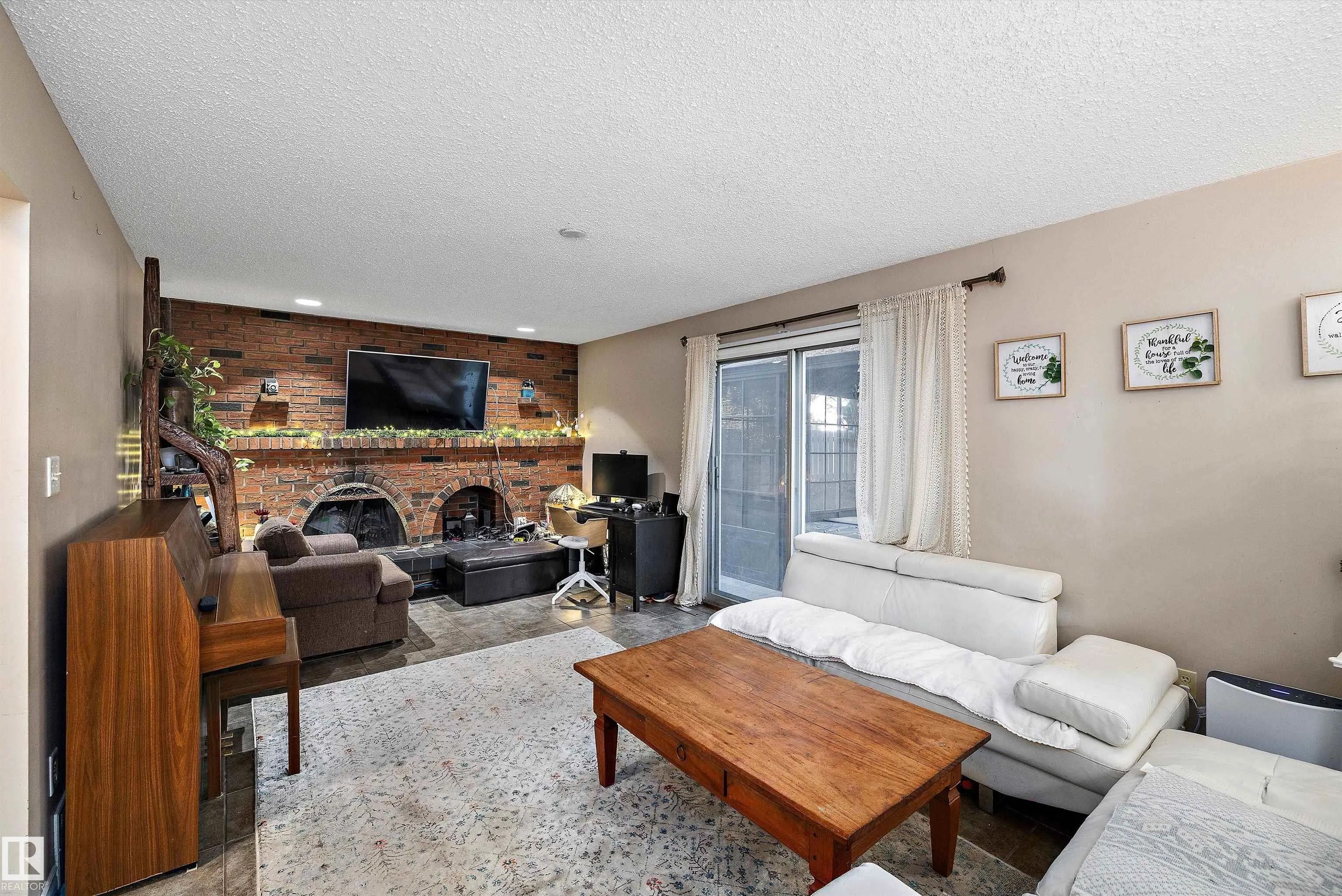 1456 KNOTTWOOD Road