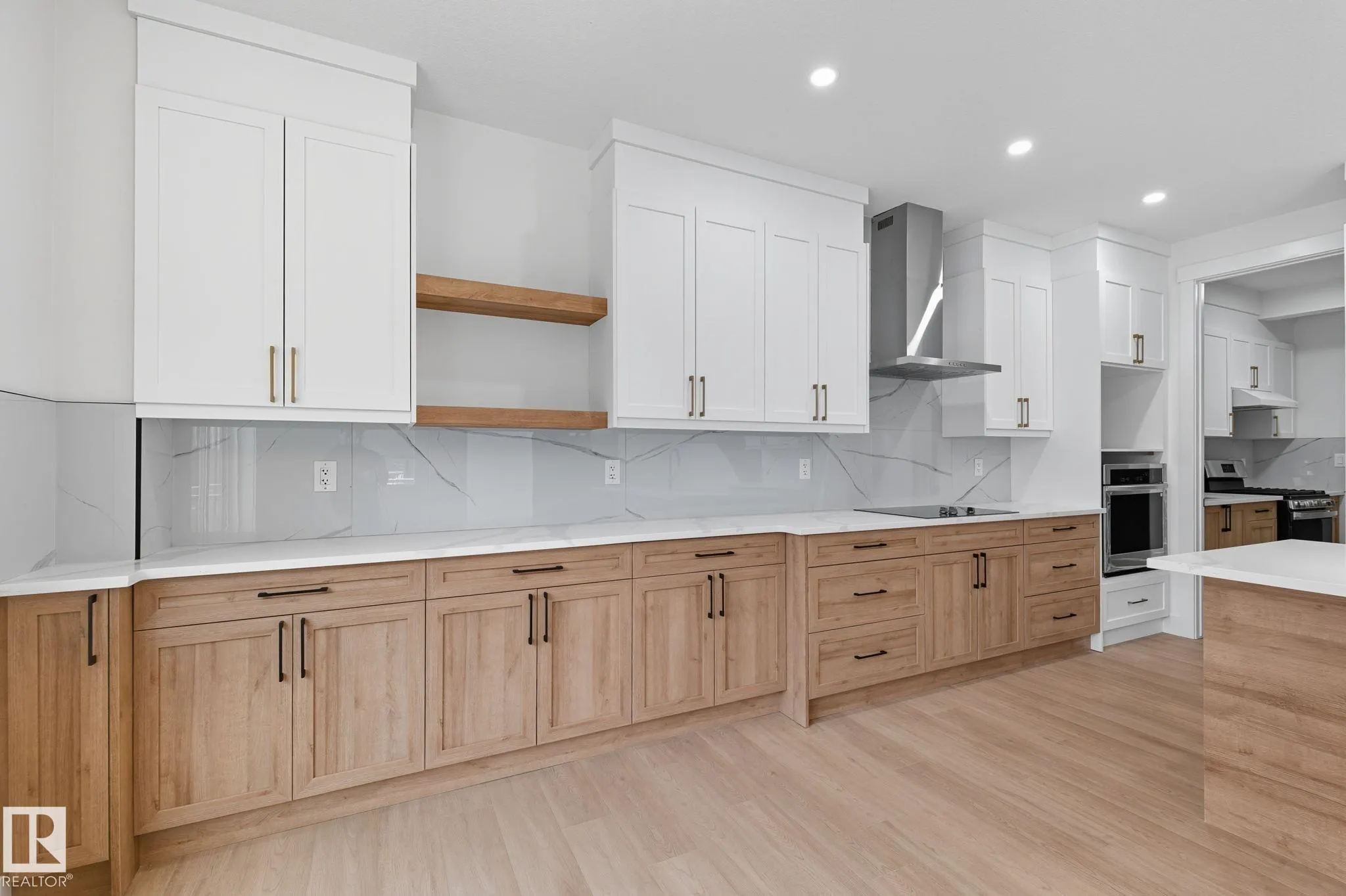 1133 GYRFALCON Crescent