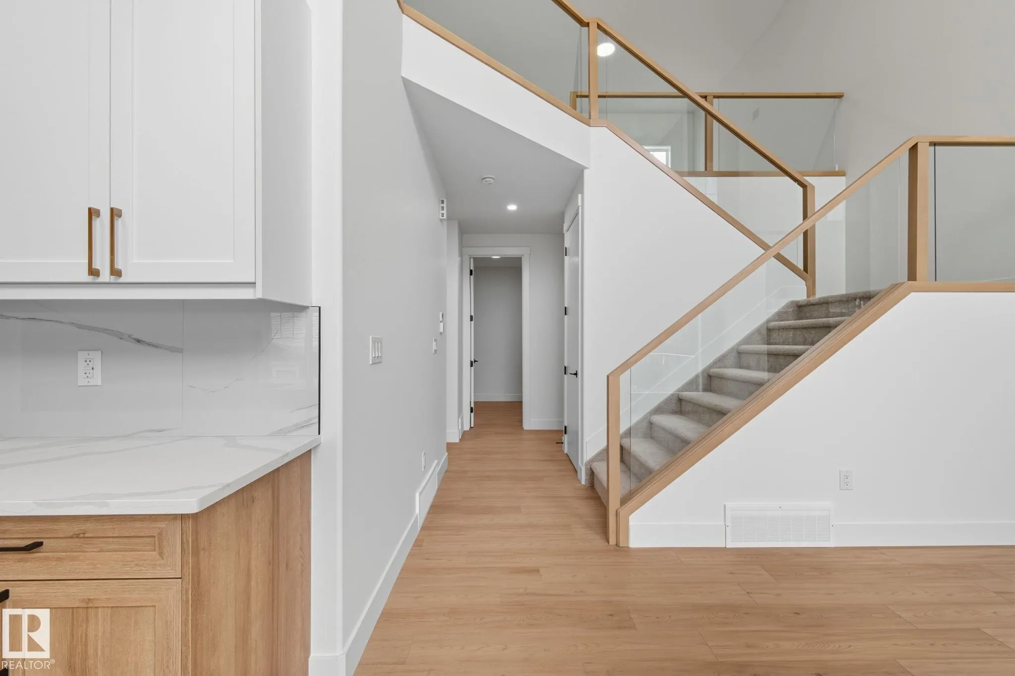 1133 GYRFALCON Crescent