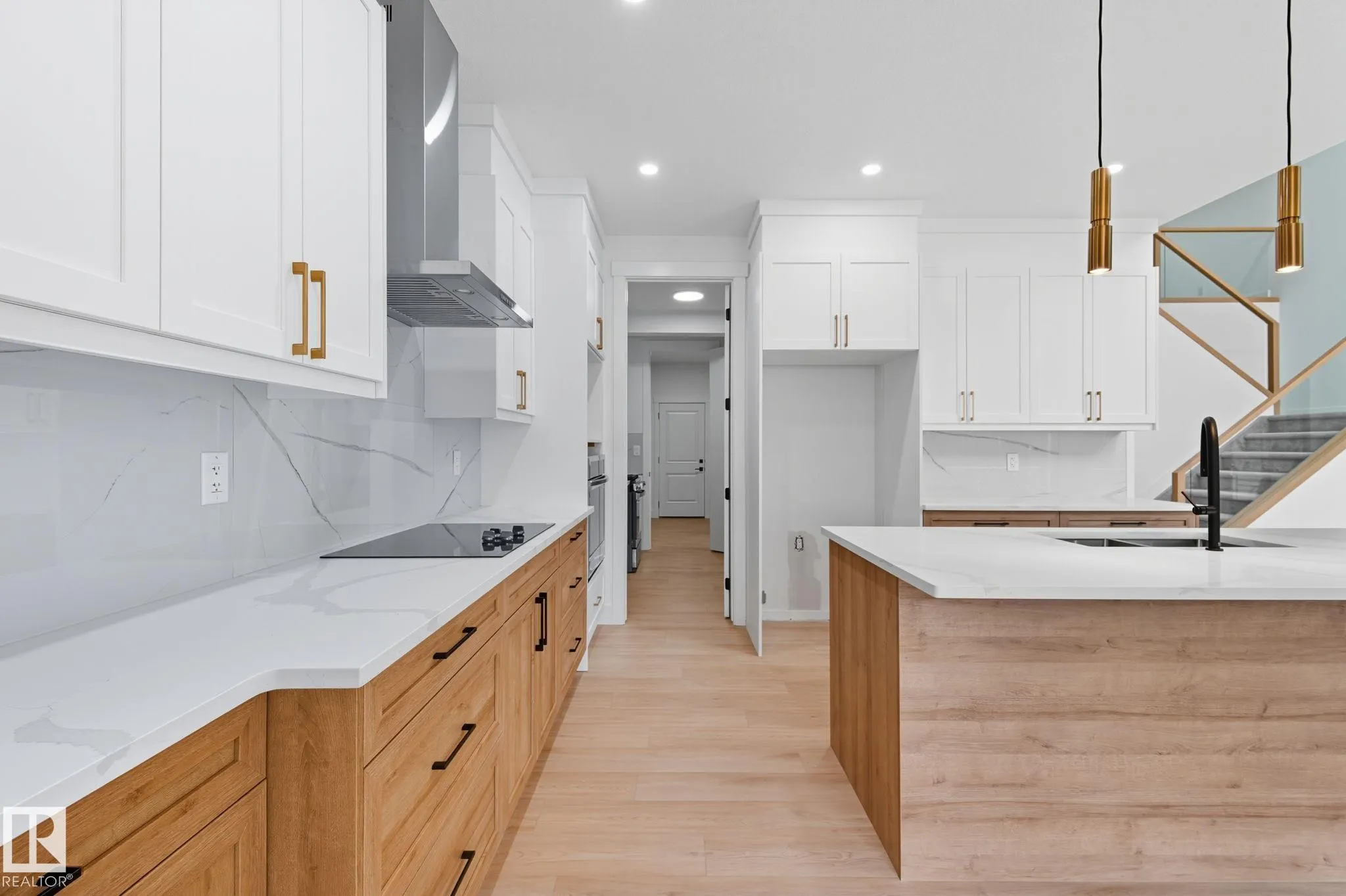 1133 GYRFALCON Crescent