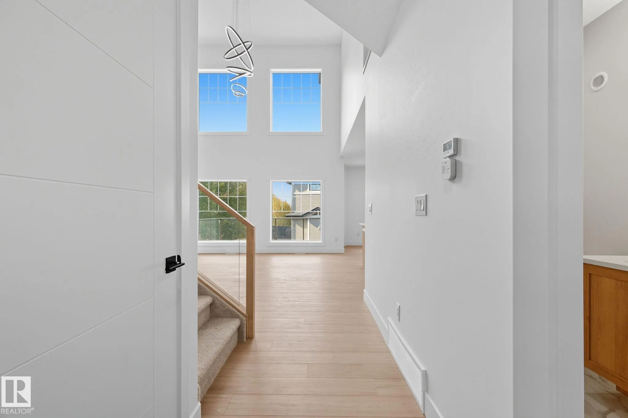 1133 GYRFALCON Crescent