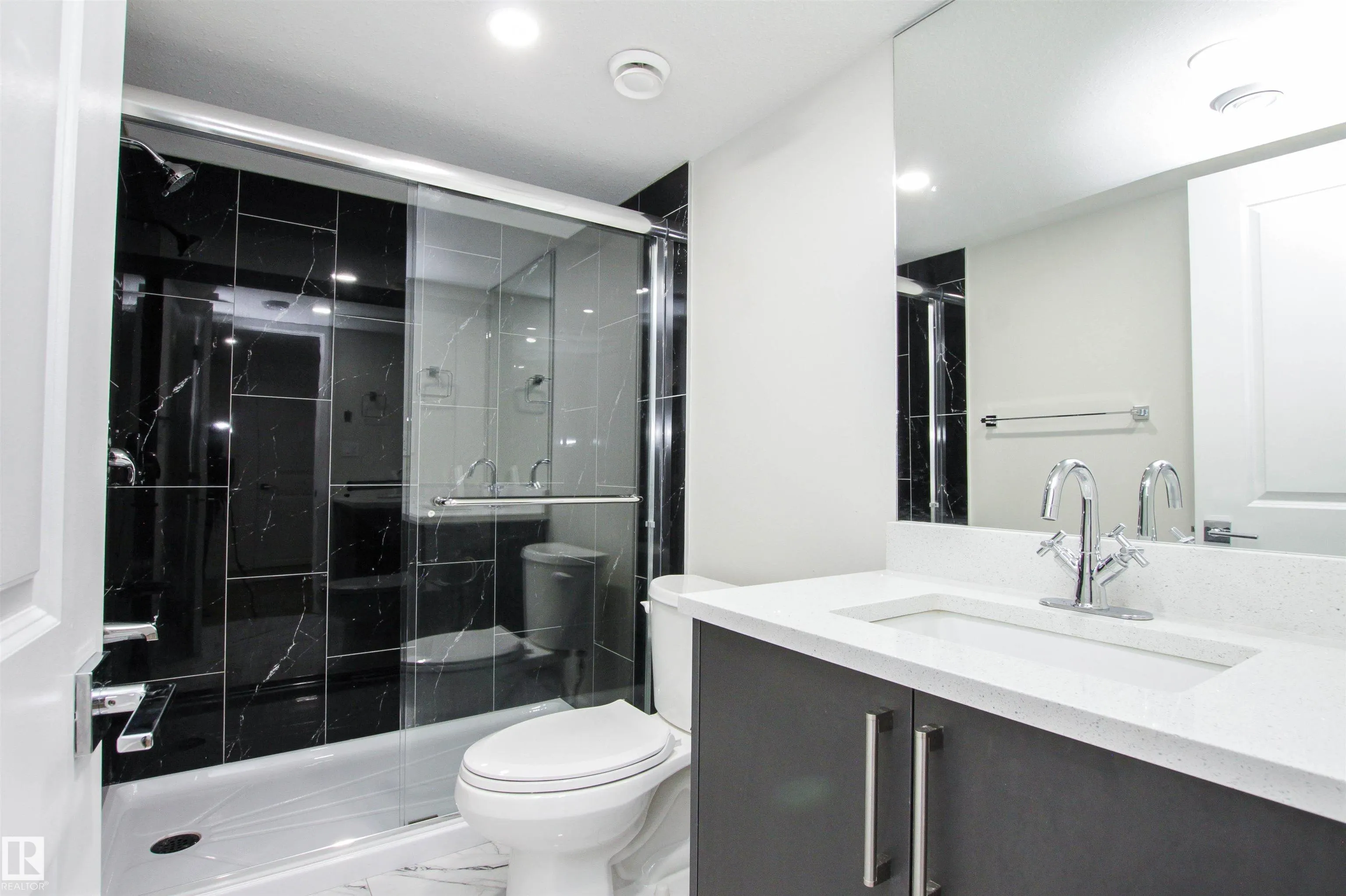 26 AMBLESIDE Way