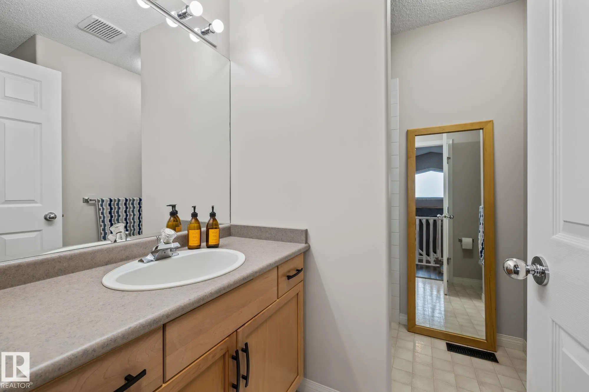 207 WESTMEWS Drive