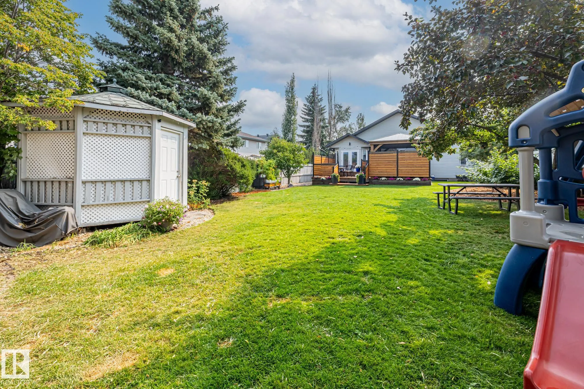 207 WESTMEWS Drive