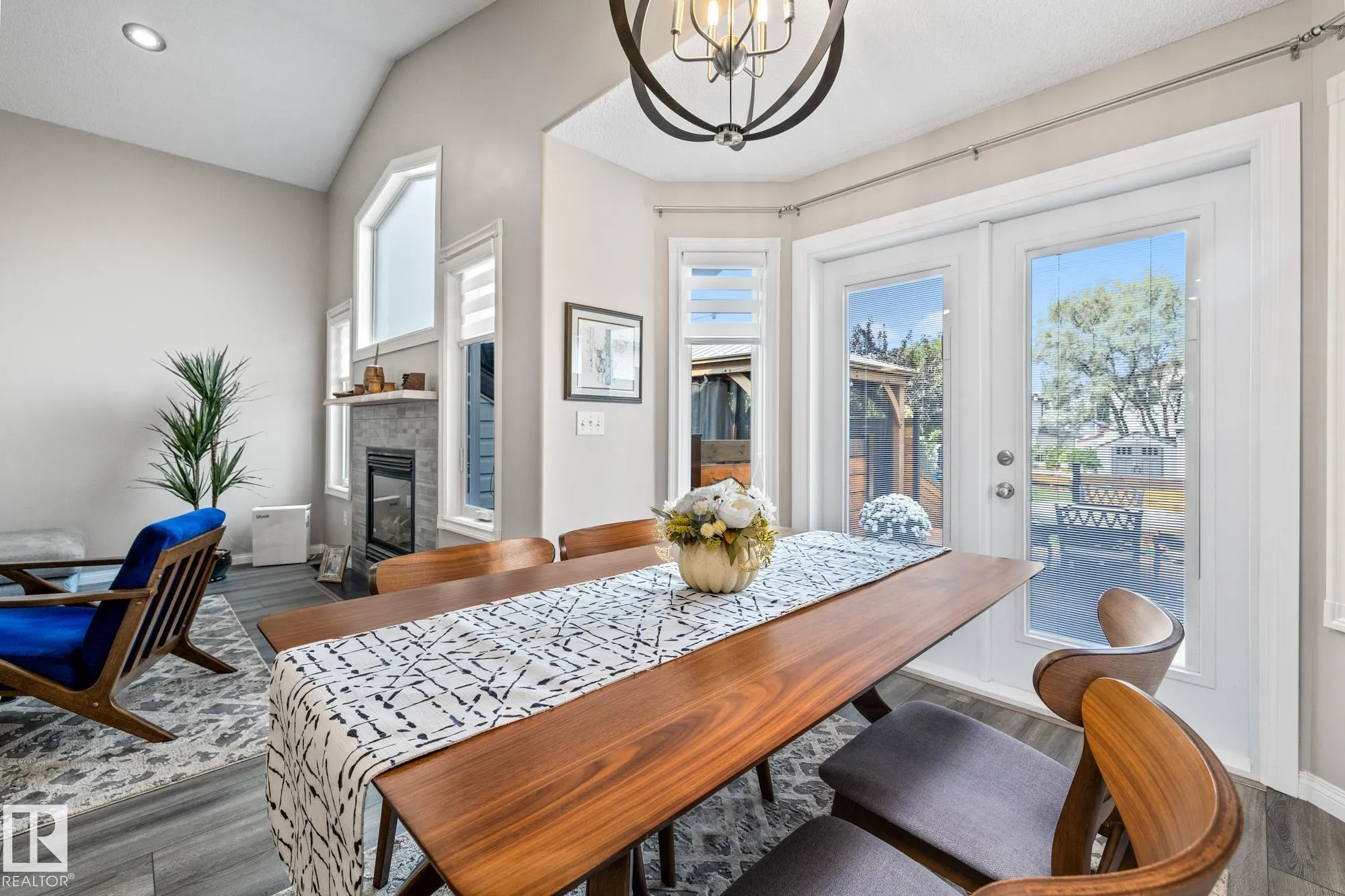 207 WESTMEWS Drive
