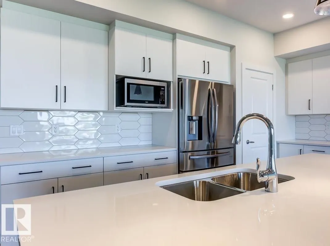 4308 HAWTHORN Landing