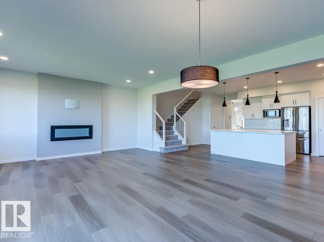 4308 HAWTHORN Landing