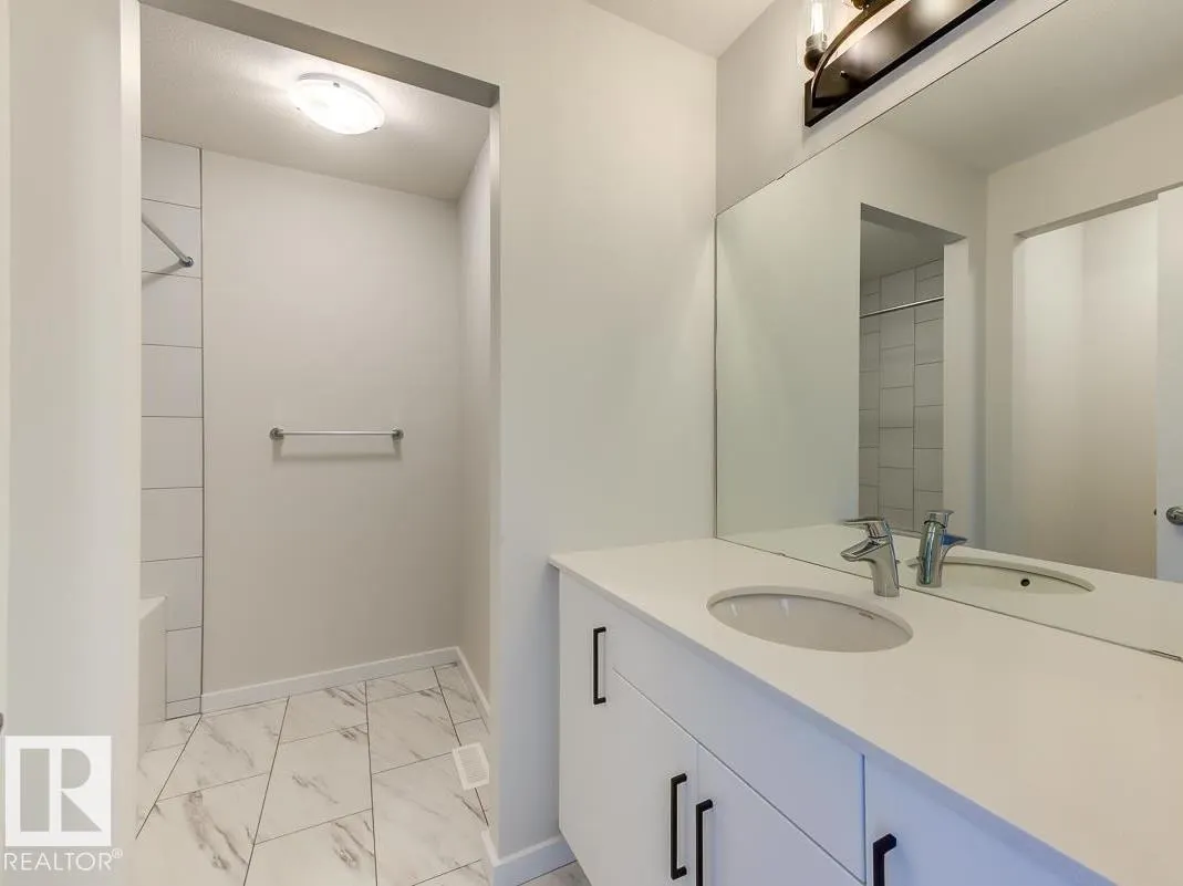 4308 HAWTHORN Landing