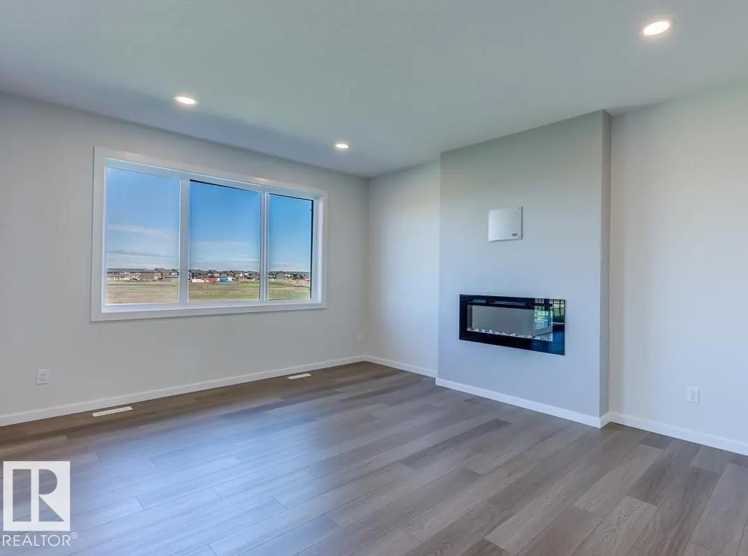 4308 HAWTHORN Landing