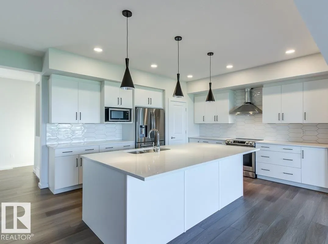 4308 HAWTHORN Landing