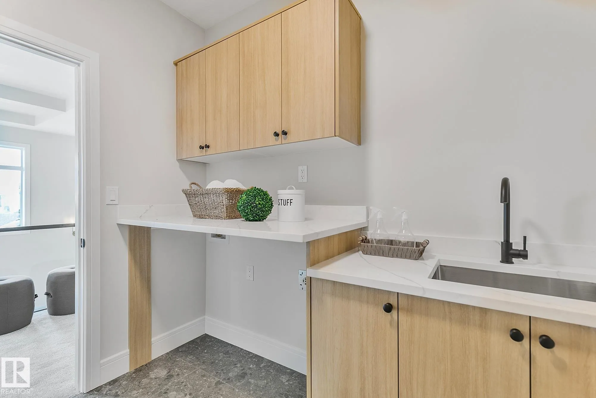 5604 CAUTLEY COVE Cove