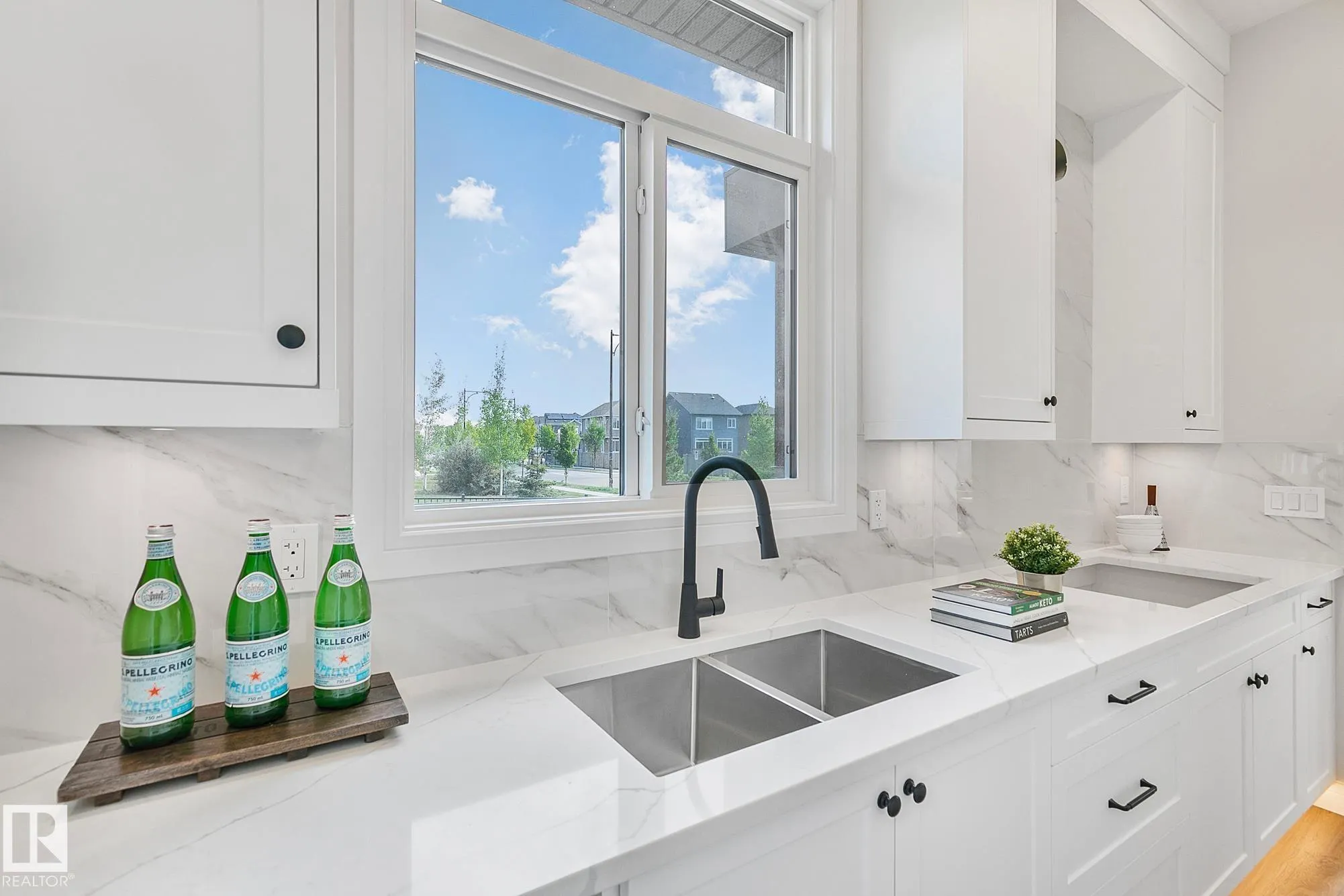 5604 CAUTLEY COVE Cove