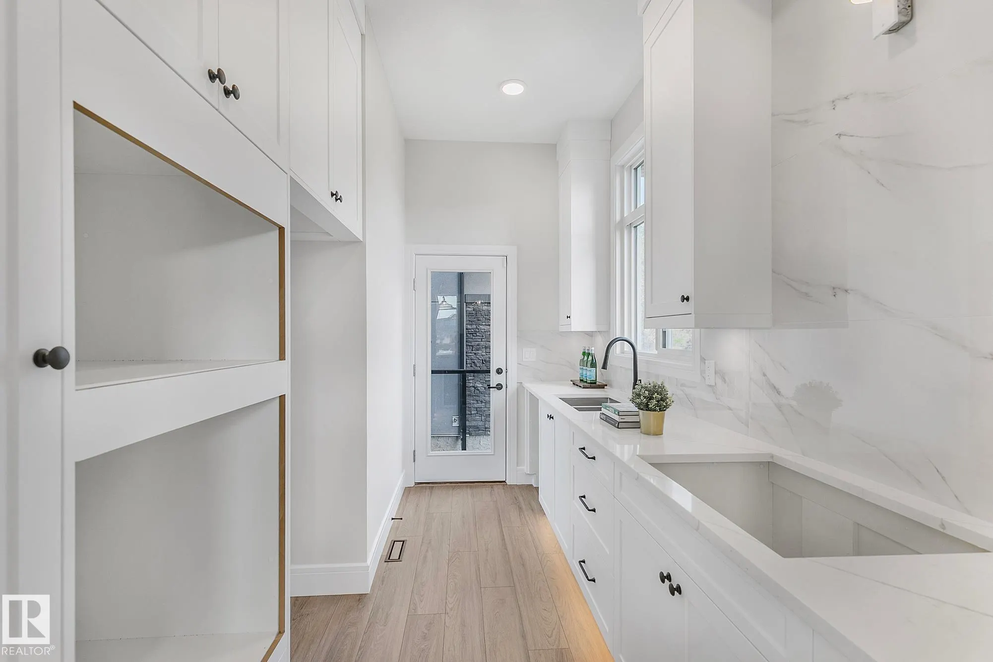 5604 CAUTLEY COVE Cove