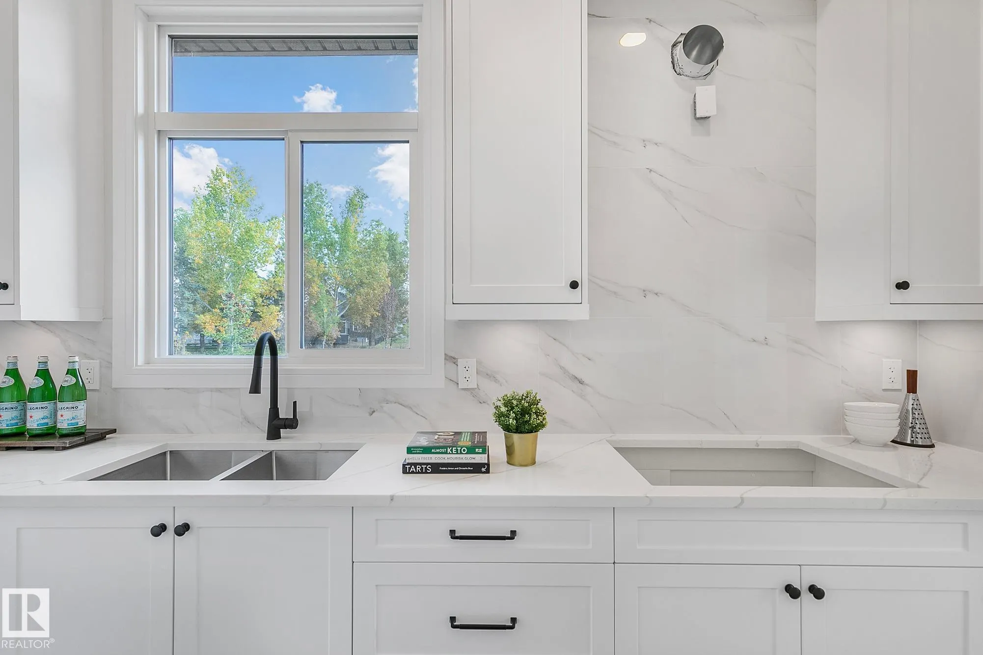 5604 CAUTLEY COVE Cove