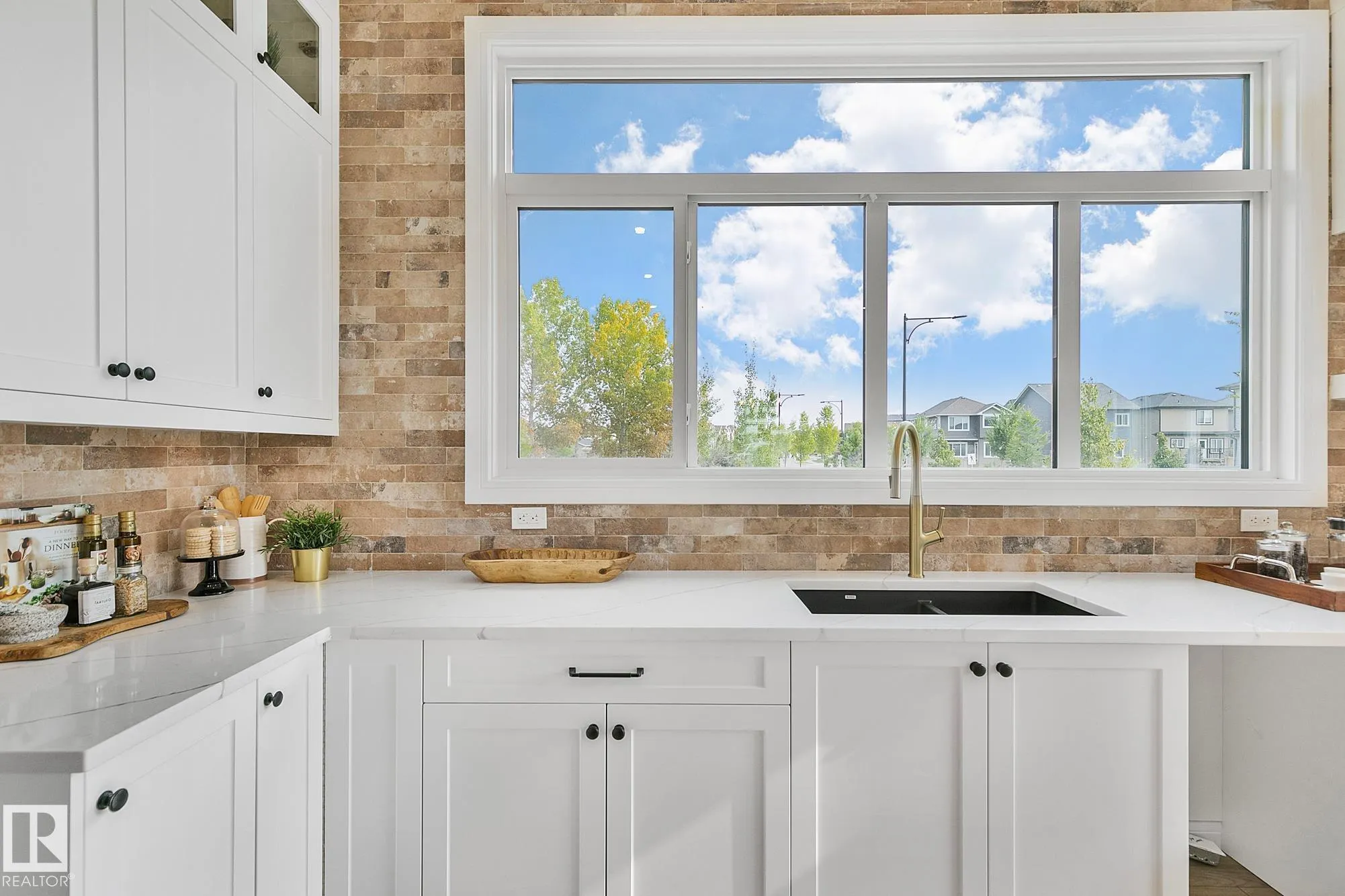 5604 CAUTLEY COVE Cove