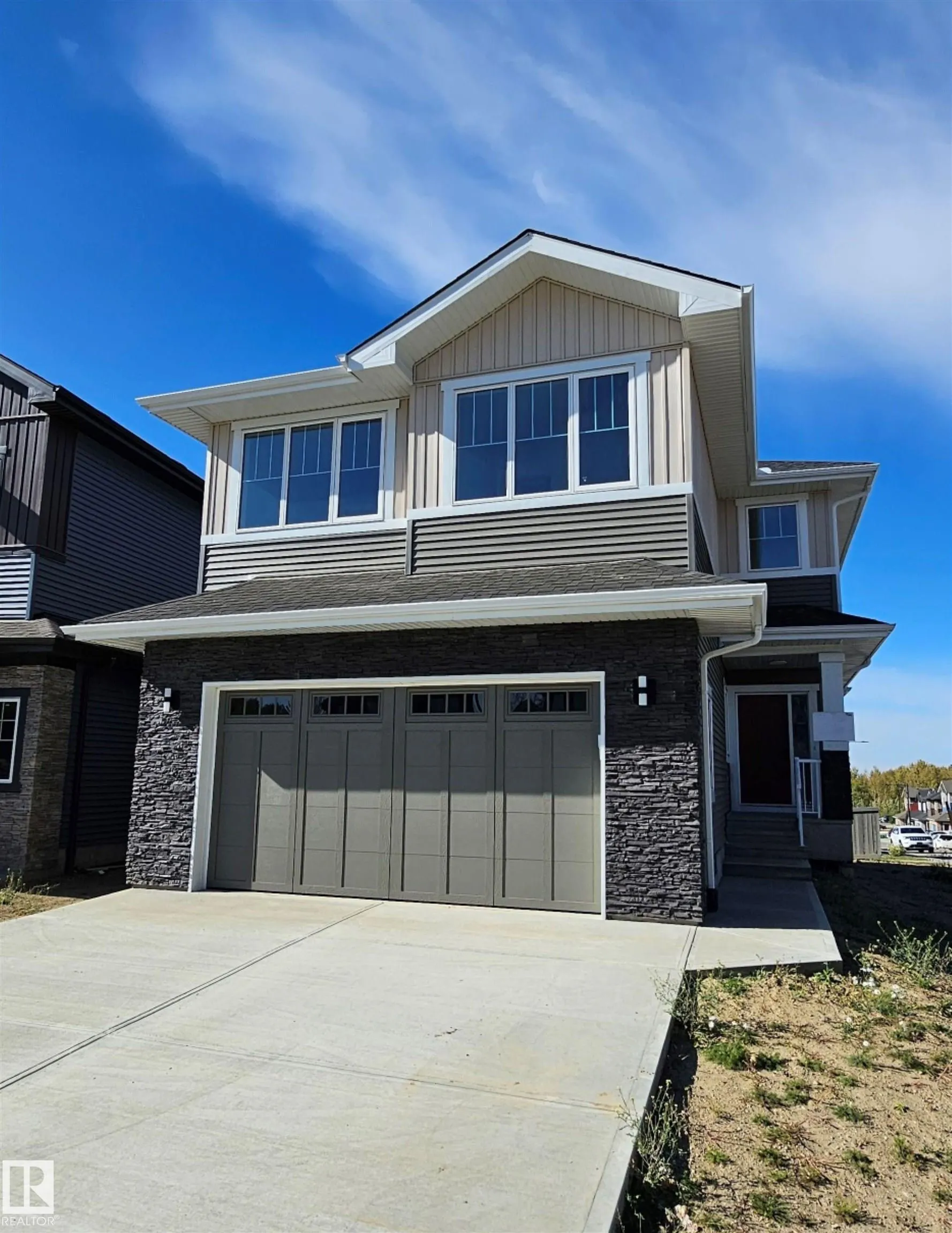 1135 GYRFALCON Crescent