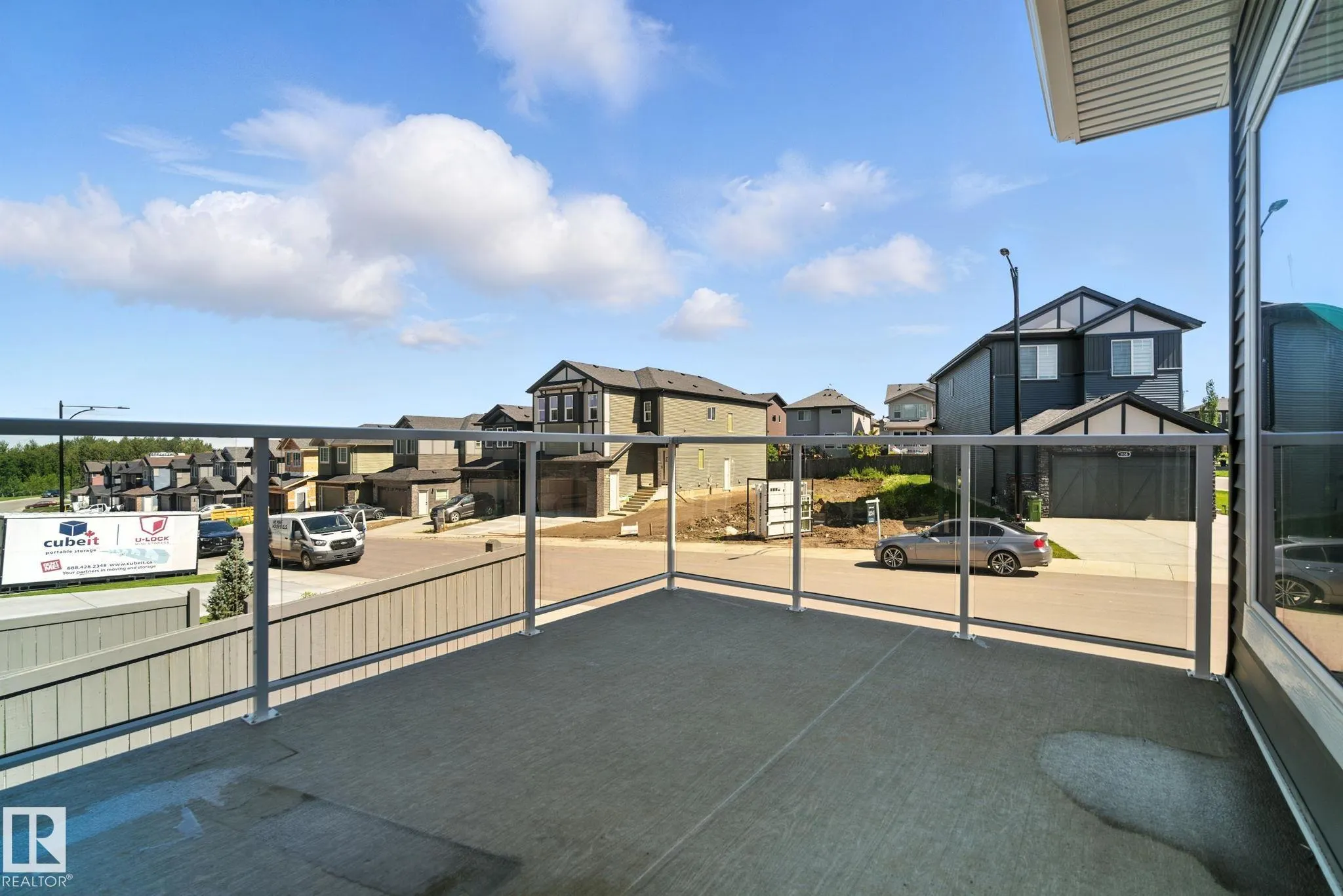1135 GYRFALCON Crescent
