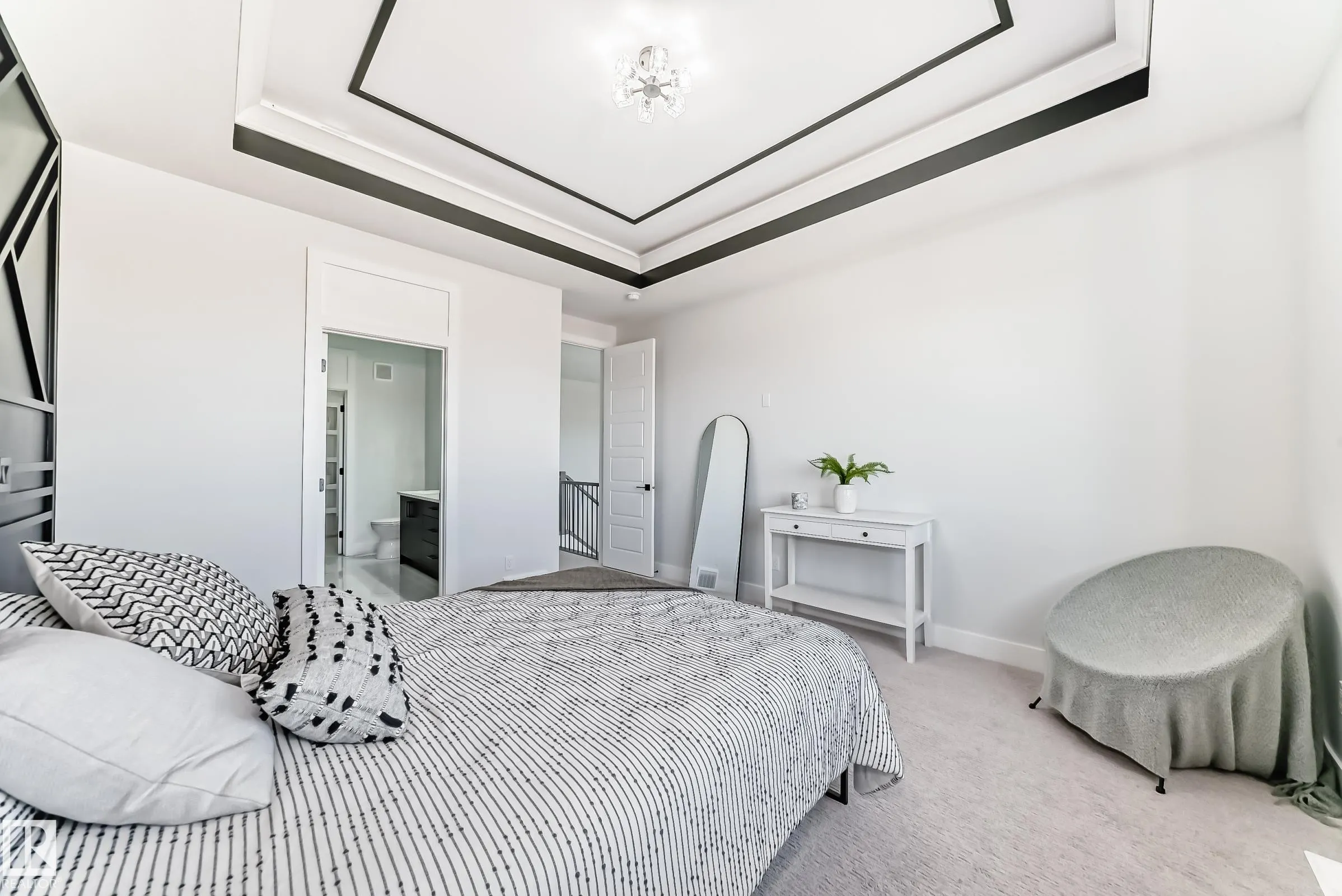 4 Edgefield Way