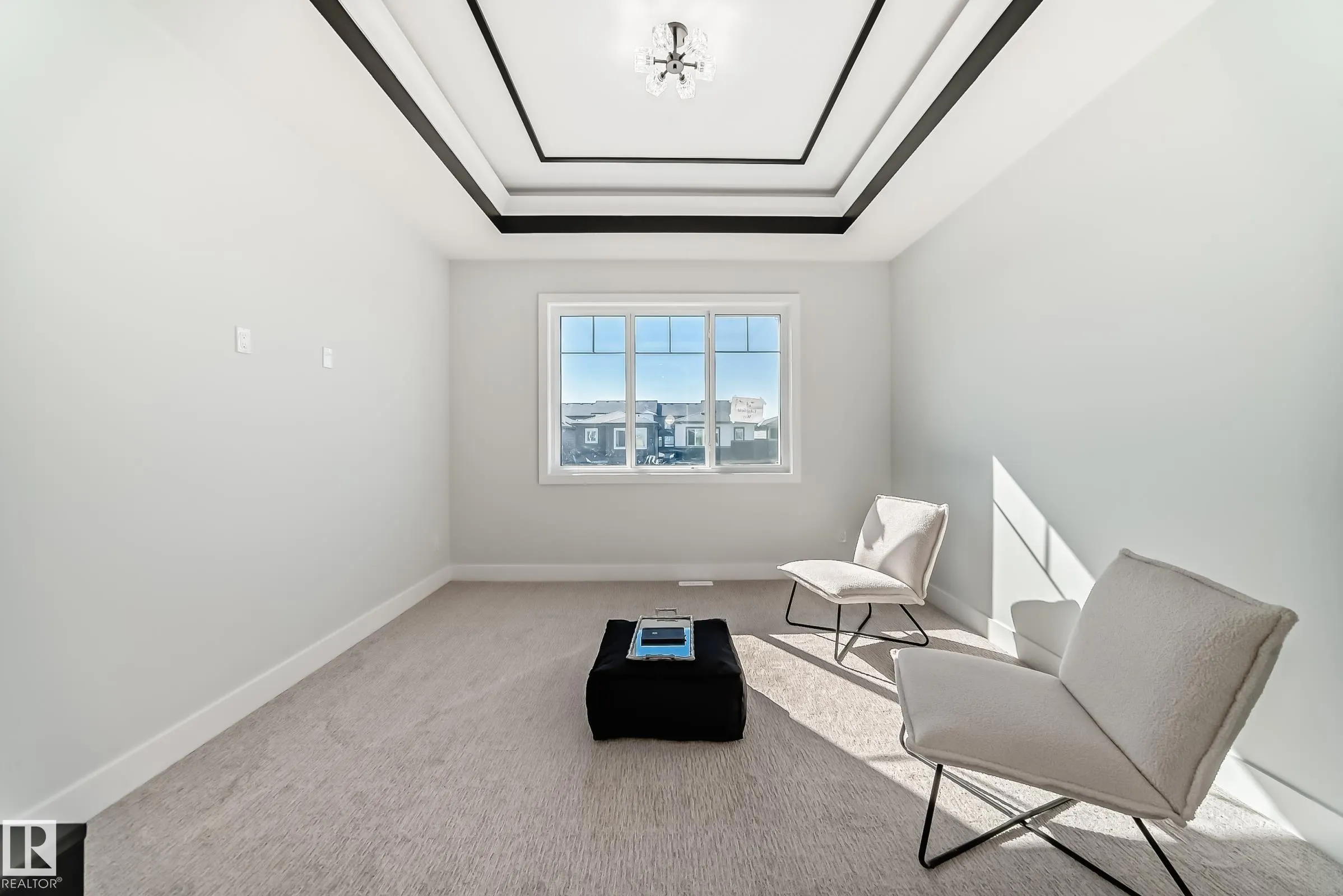 4 Edgefield Way