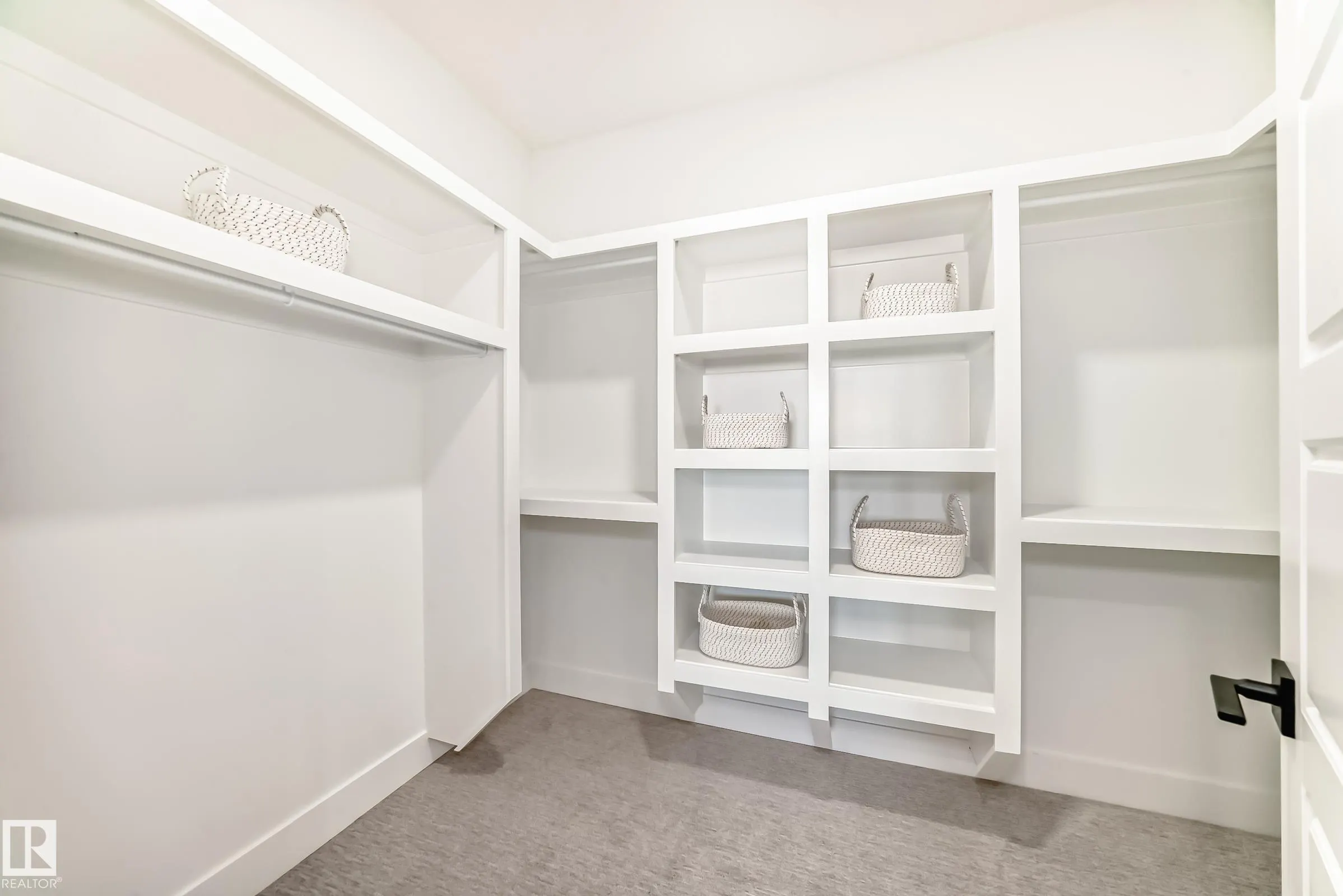 4 Edgefield Way