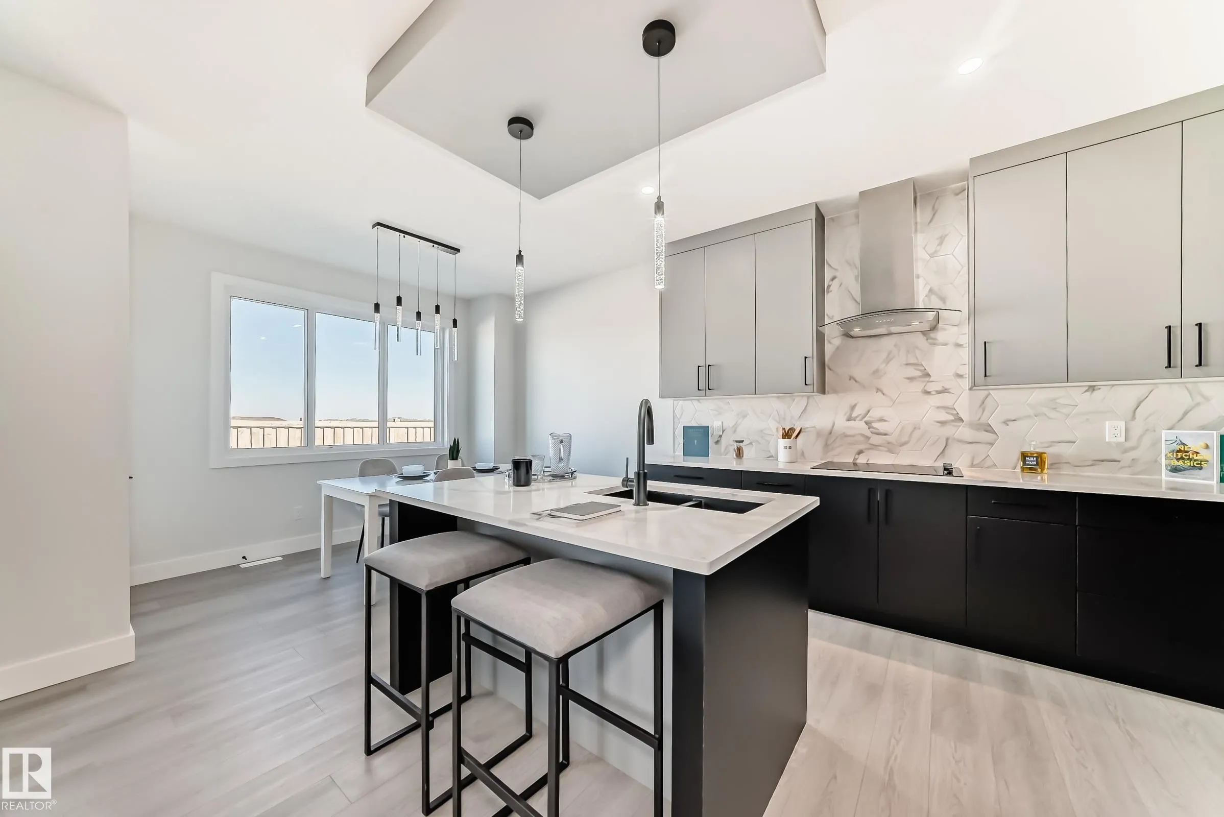 4 Edgefield Way