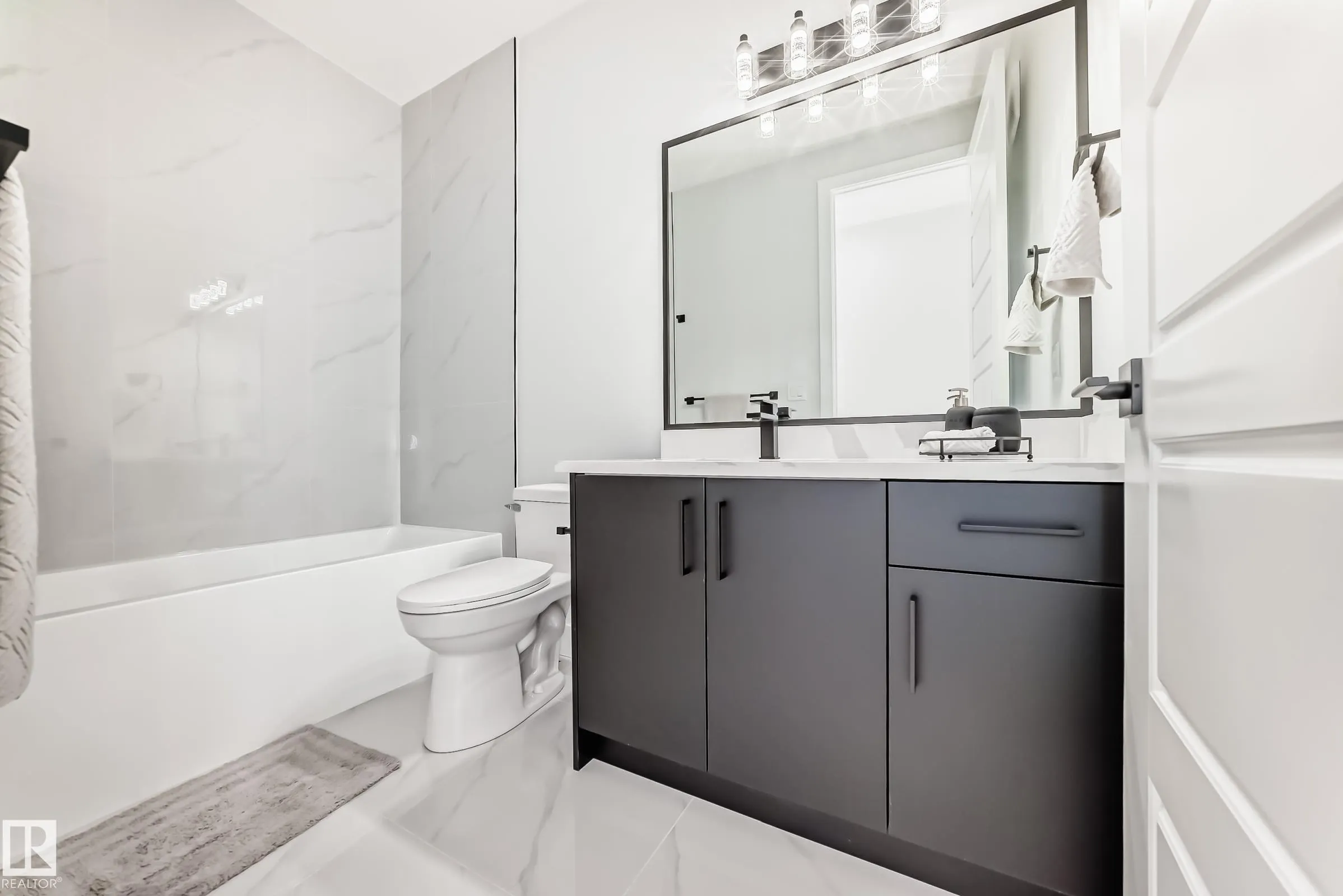 4 Edgefield Way