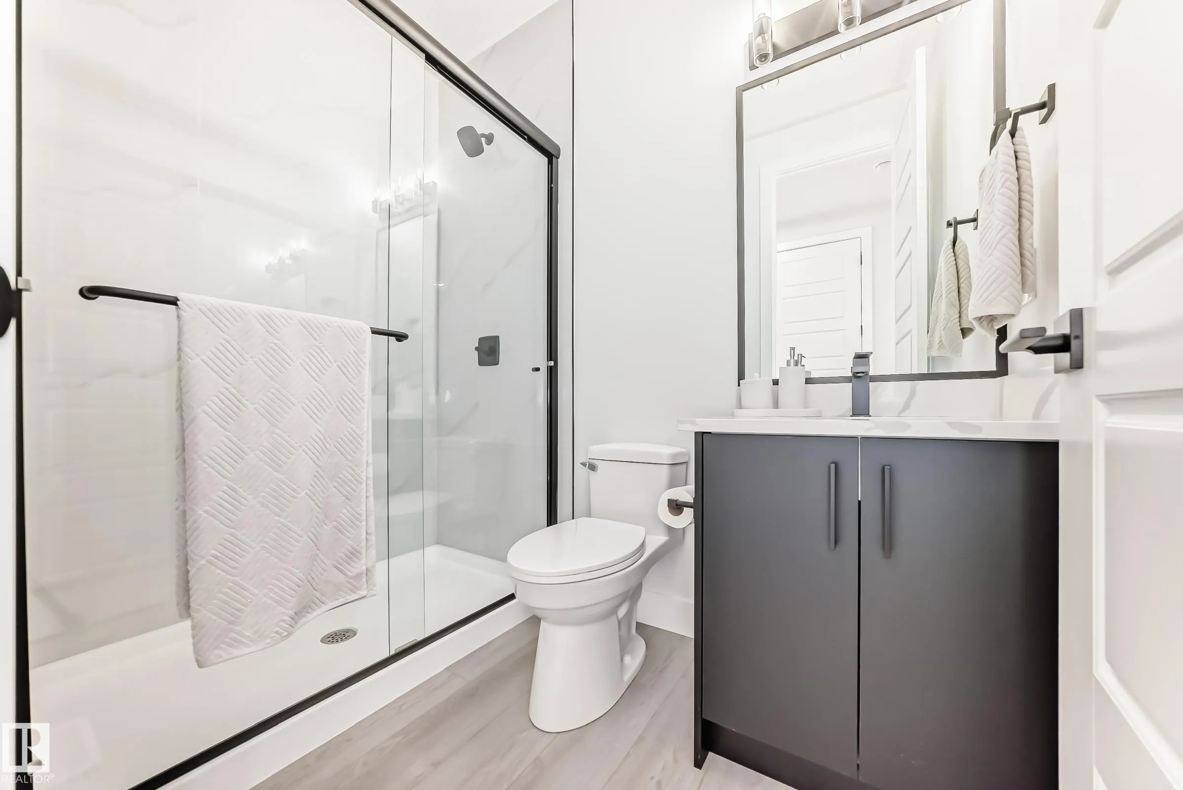 4 Edgefield Way