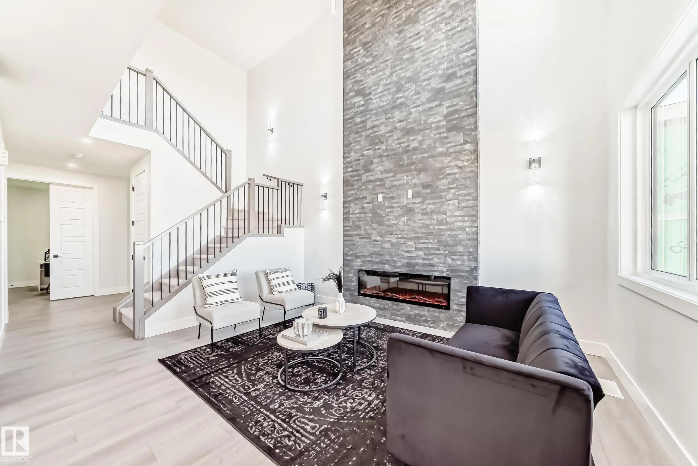 4 Edgefield Way