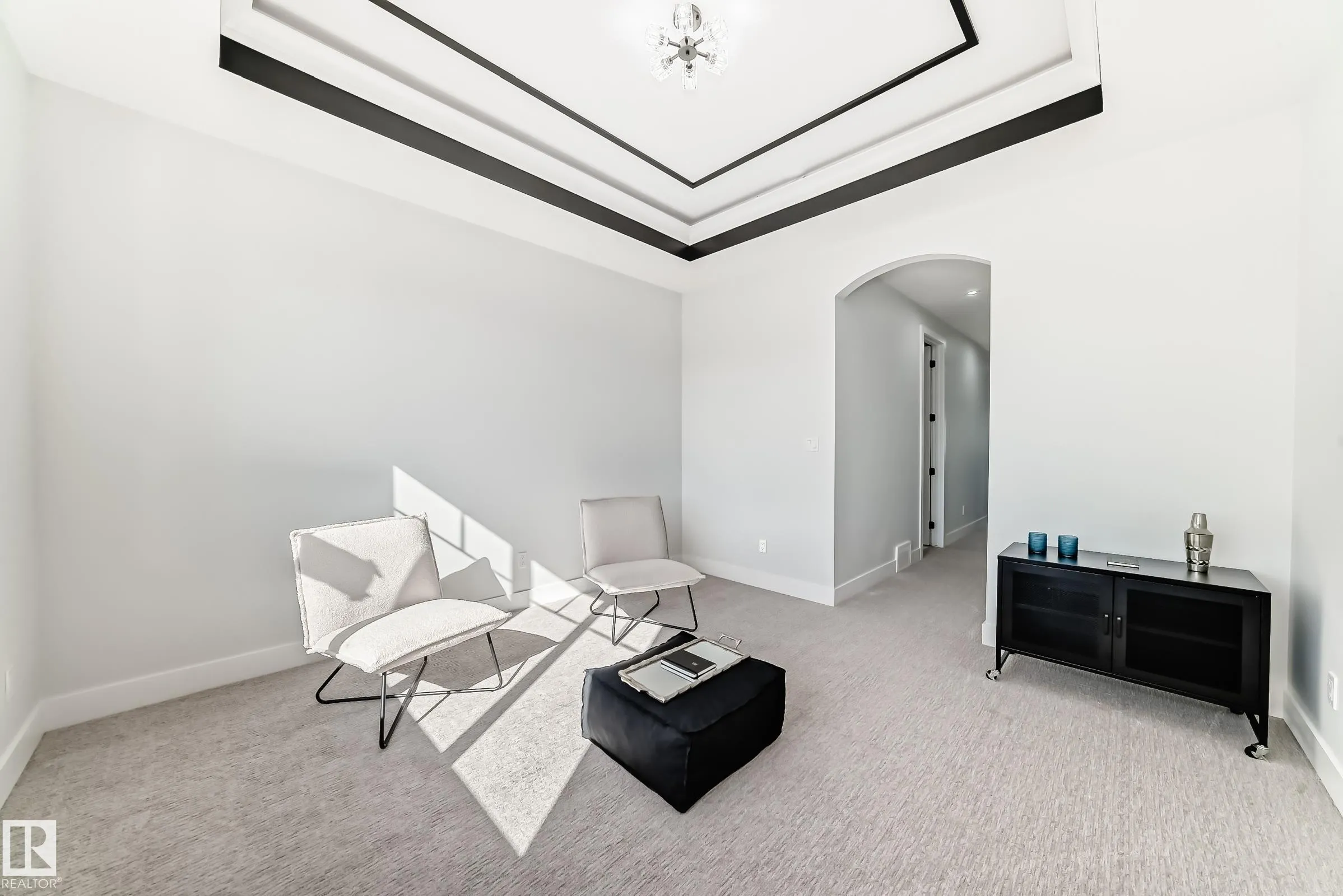 4 Edgefield Way