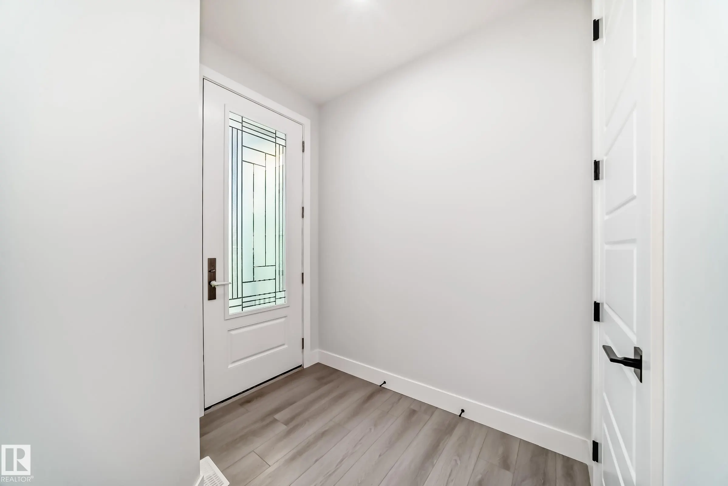 4 Edgefield Way
