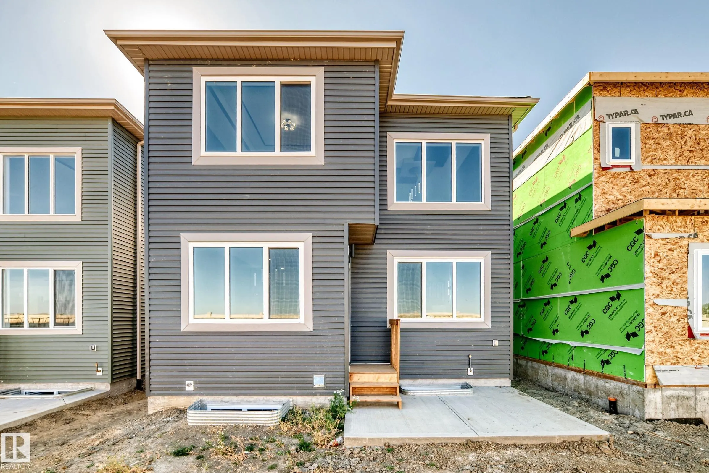 4 Edgefield Way