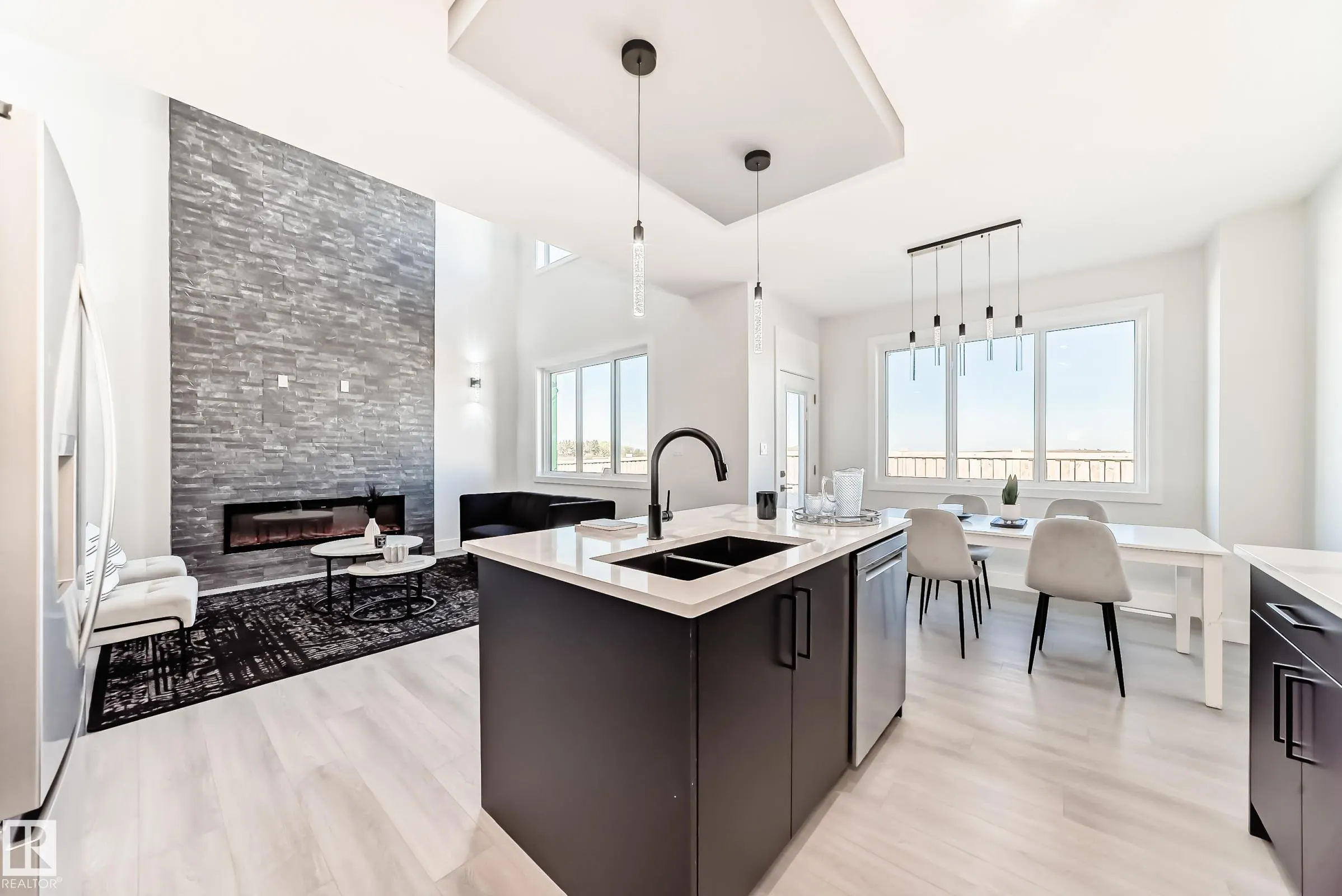 4 Edgefield Way