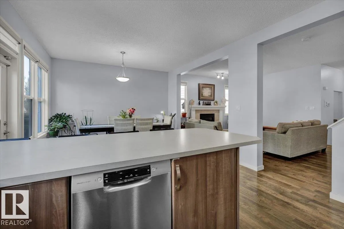 2585 COLE Crescent
