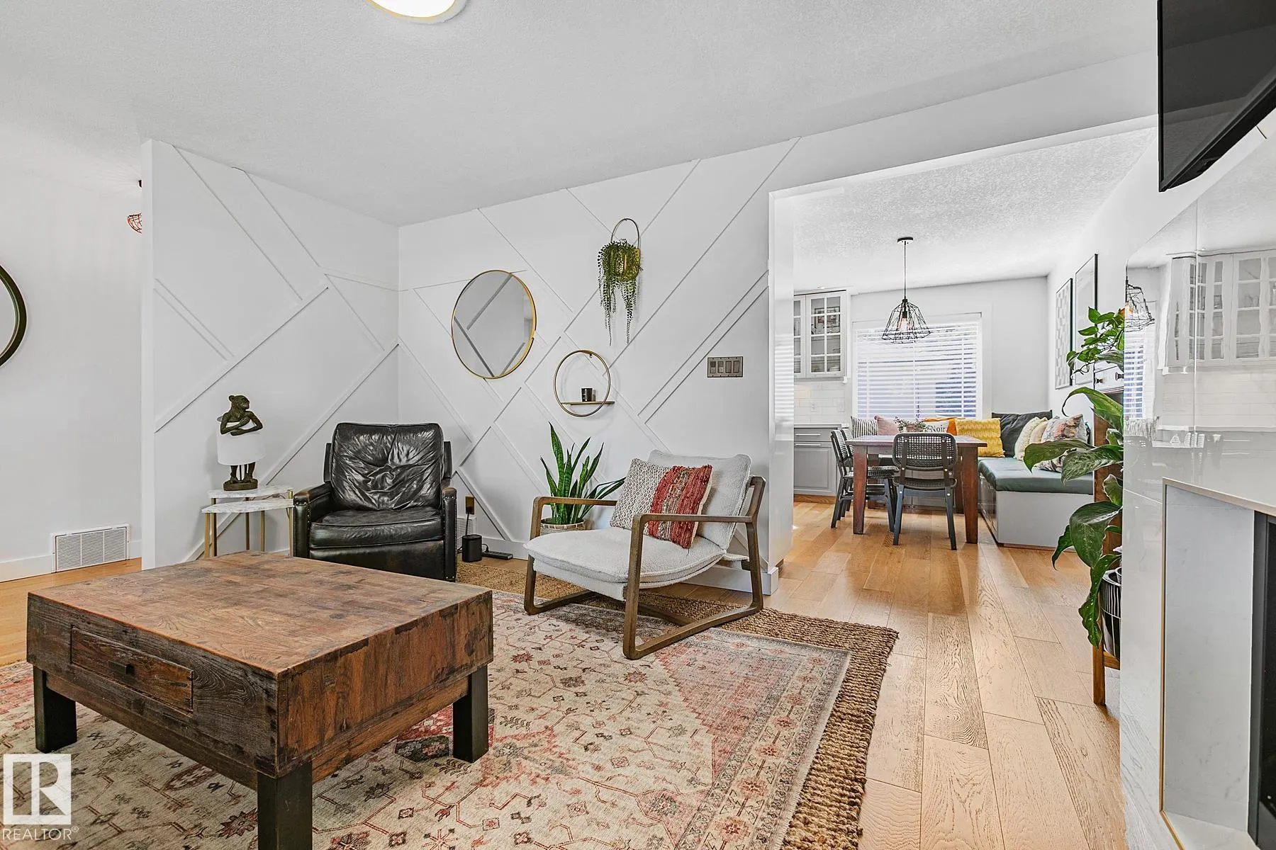 9767 65 Avenue